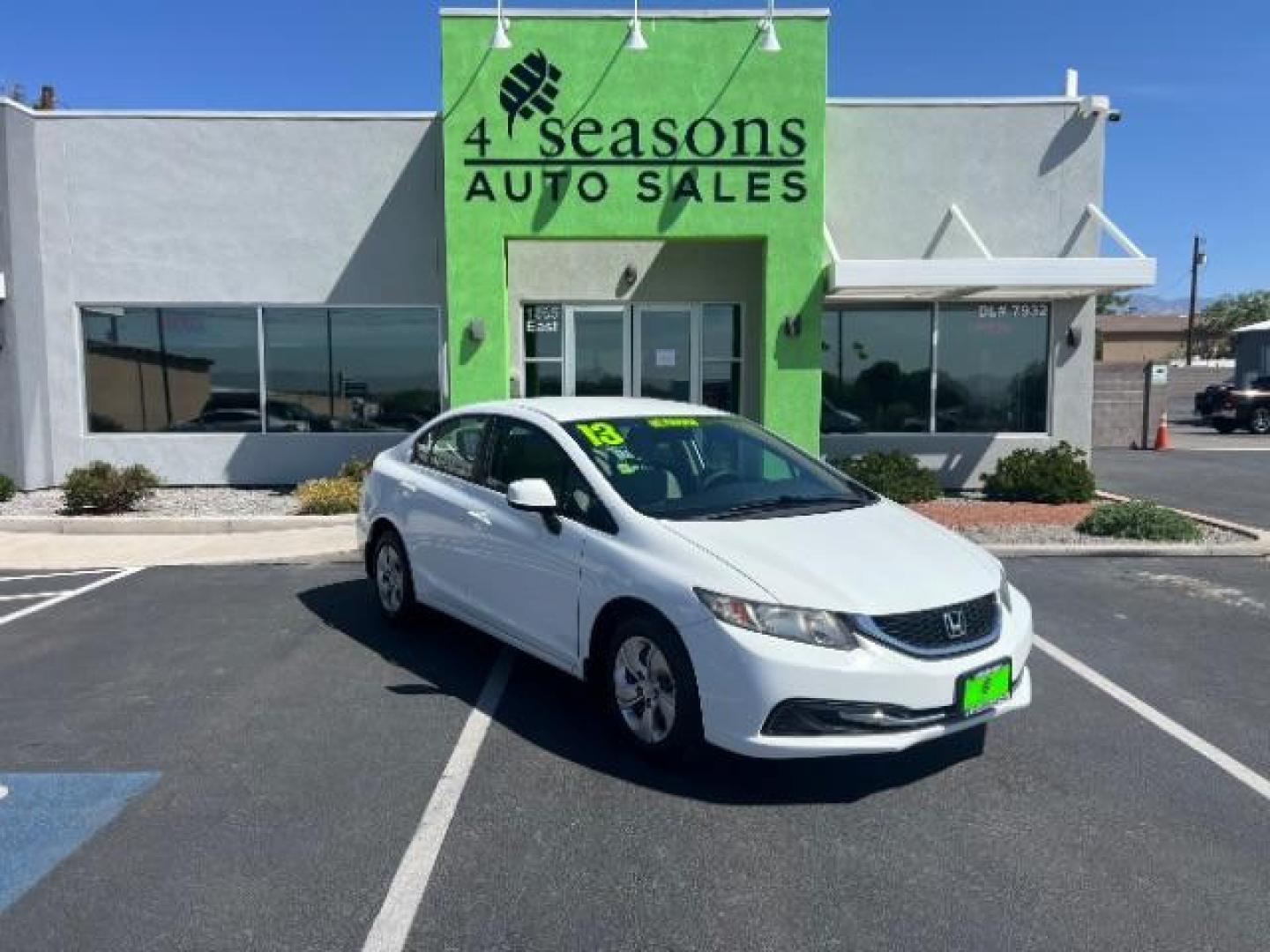 2013 Taffeta White /Beige Honda Civic LX (19XFB2F56DE) with an 1.8L I-4 i-VTEC variable valve control engine, Automatic transmission, located at 1865 East Red Hills Pkwy, St. George, 84770, (435) 628-0023, 37.120850, -113.543640 - We specialize in helping ALL people get the best financing available. No matter your credit score, good, bad or none we can get you an amazing rate. Had a bankruptcy, divorce, or repossessions? We give you the green light to get your credit back on the road. Low down and affordable payments that fit - Photo#0