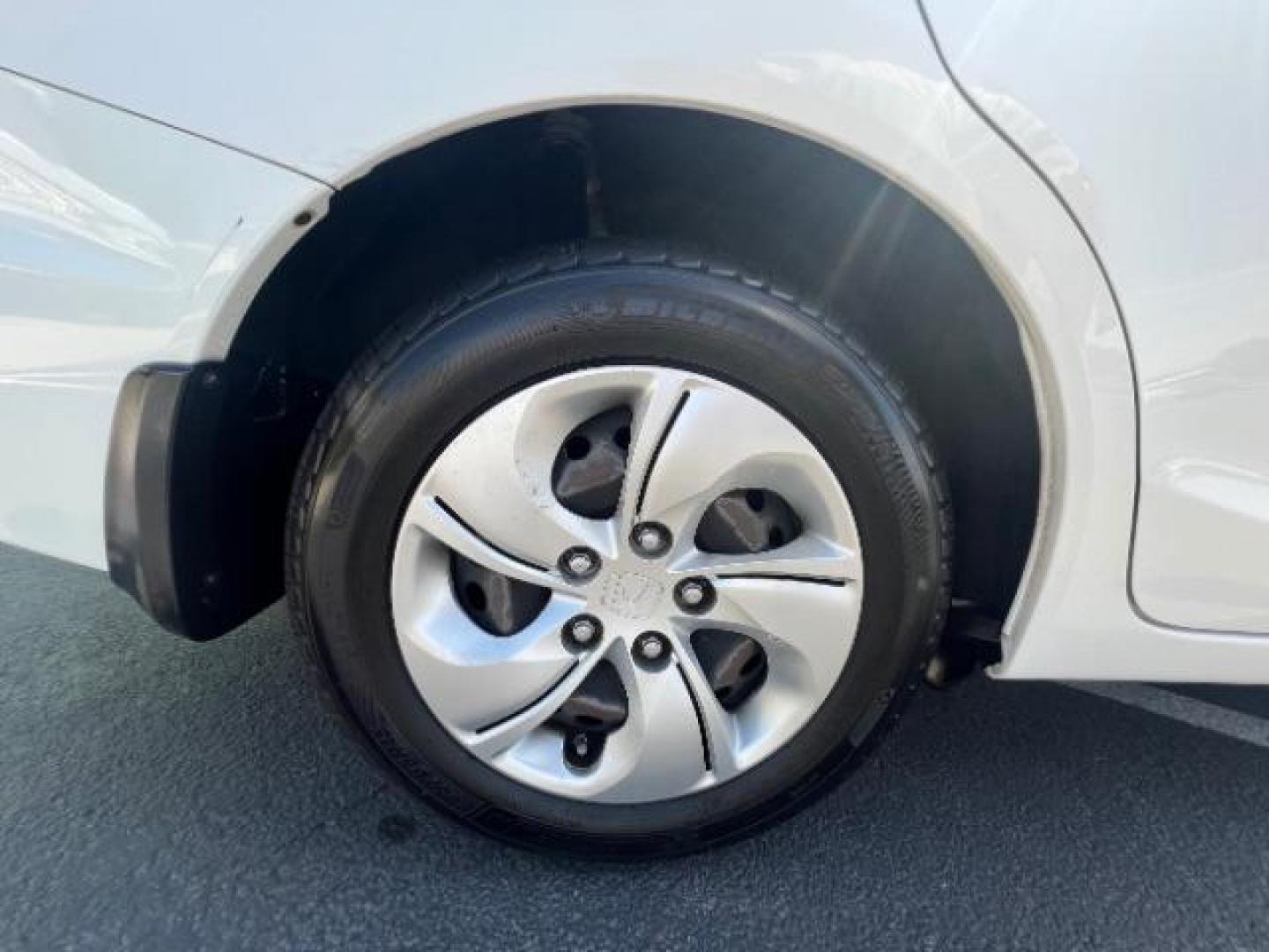 2013 Taffeta White /Beige Honda Civic LX (19XFB2F56DE) with an 1.8L I-4 i-VTEC variable valve control engine, Automatic transmission, located at 1865 East Red Hills Pkwy, St. George, 84770, (435) 628-0023, 37.120850, -113.543640 - We specialize in helping ALL people get the best financing available. No matter your credit score, good, bad or none we can get you an amazing rate. Had a bankruptcy, divorce, or repossessions? We give you the green light to get your credit back on the road. Low down and affordable payments that fit - Photo#8