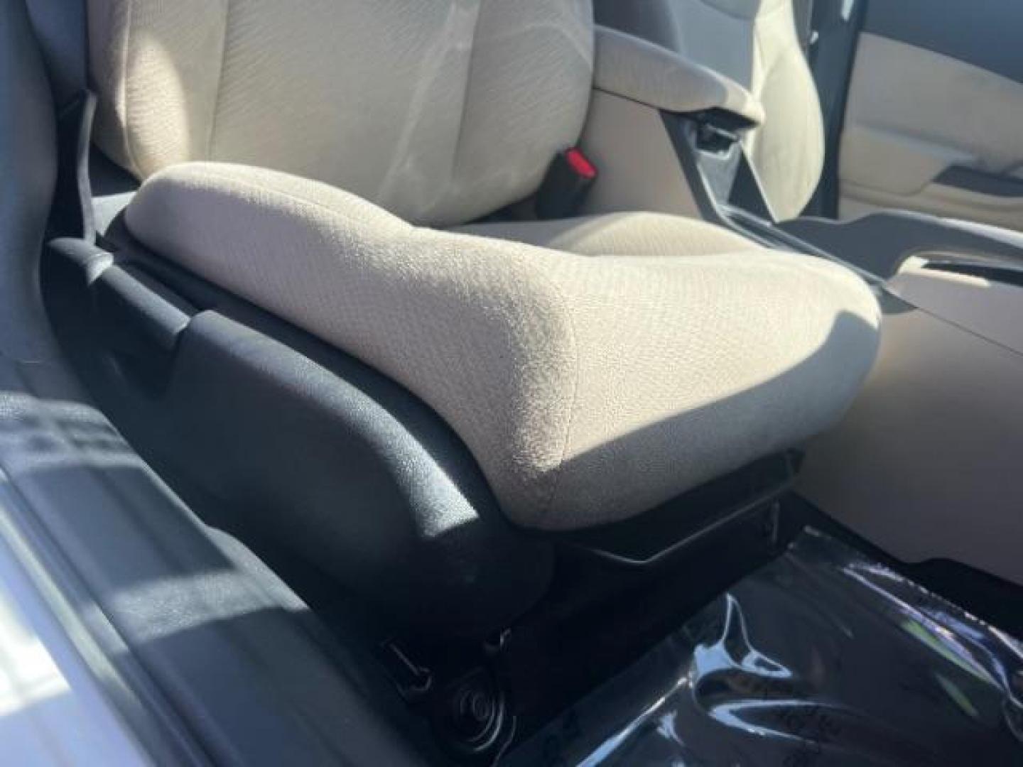 2013 Taffeta White /Beige Honda Civic LX (19XFB2F56DE) with an 1.8L I-4 i-VTEC variable valve control engine, Automatic transmission, located at 1865 East Red Hills Pkwy, St. George, 84770, (435) 628-0023, 37.120850, -113.543640 - We specialize in helping ALL people get the best financing available. No matter your credit score, good, bad or none we can get you an amazing rate. Had a bankruptcy, divorce, or repossessions? We give you the green light to get your credit back on the road. Low down and affordable payments that fit - Photo#29