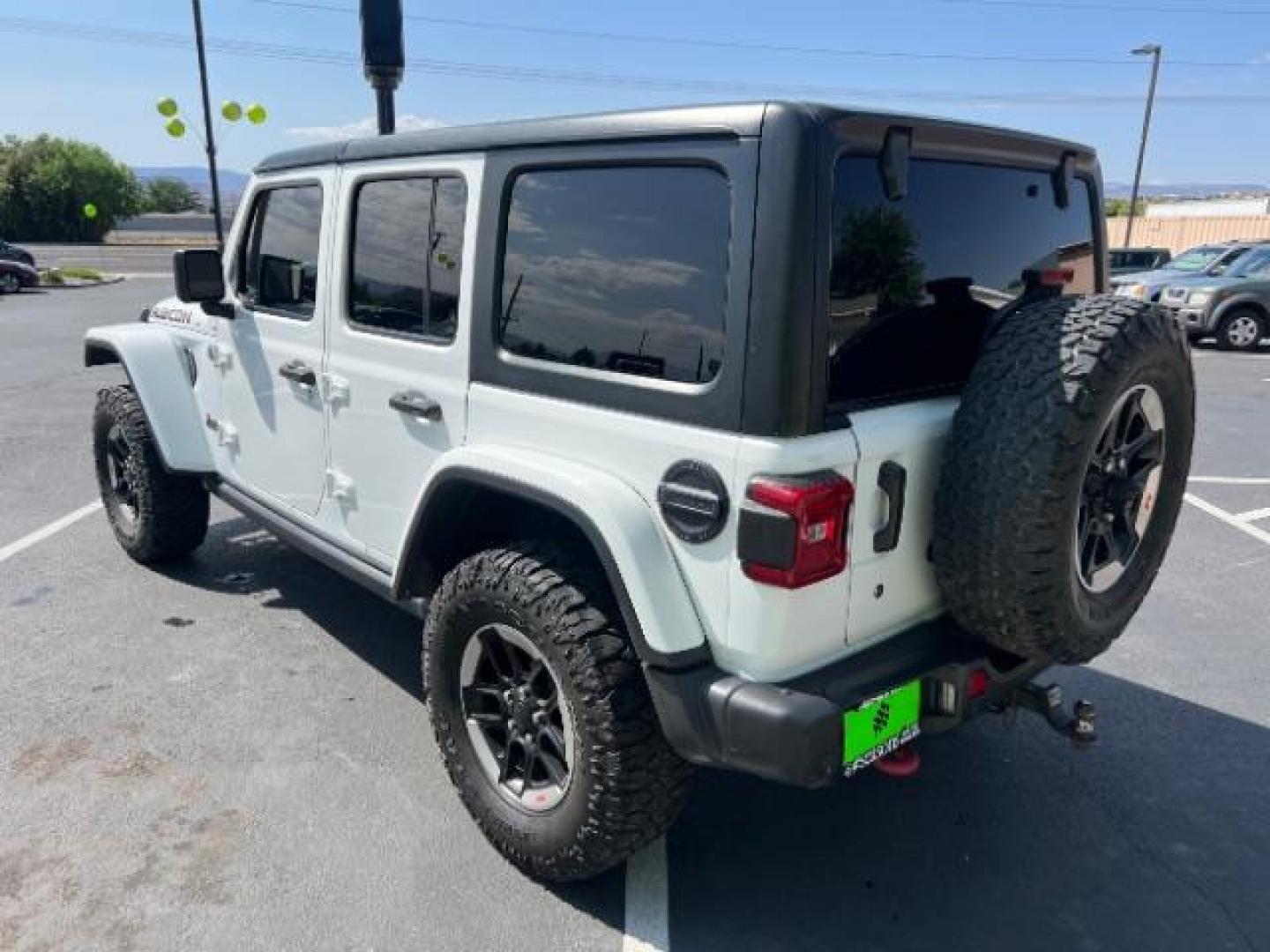 2018 Bright White Clearcoat /Black/Heritage Tan Jeep Wrangler Unlimited Rubicon 4x4 (1C4HJXFG6JW) with an Pentastar 3.6L V-6 DOHC engine, Automatic transmission, located at 940 North Main Street, Cedar City, UT, 84720, (435) 628-0023, 37.692936, -113.061897 - We specialize in helping ALL people get the best financing available. No matter your credit score, good, bad or none we can get you an amazing rate. Had a bankruptcy, divorce, or repossessions? We give you the green light to get your credit back on the road. Low down and affordable payments that fit - Photo#4