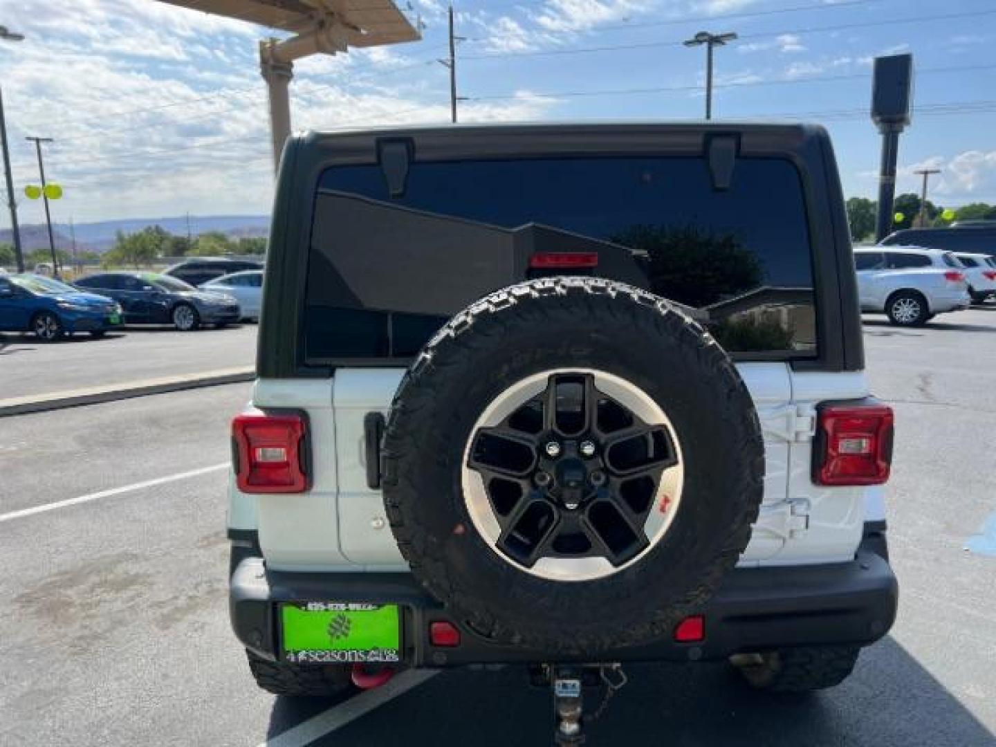 2018 Bright White Clearcoat /Black/Heritage Tan Jeep Wrangler Unlimited Rubicon 4x4 (1C4HJXFG6JW) with an Pentastar 3.6L V-6 DOHC engine, Automatic transmission, located at 940 North Main Street, Cedar City, UT, 84720, (435) 628-0023, 37.692936, -113.061897 - We specialize in helping ALL people get the best financing available. No matter your credit score, good, bad or none we can get you an amazing rate. Had a bankruptcy, divorce, or repossessions? We give you the green light to get your credit back on the road. Low down and affordable payments that fit - Photo#5