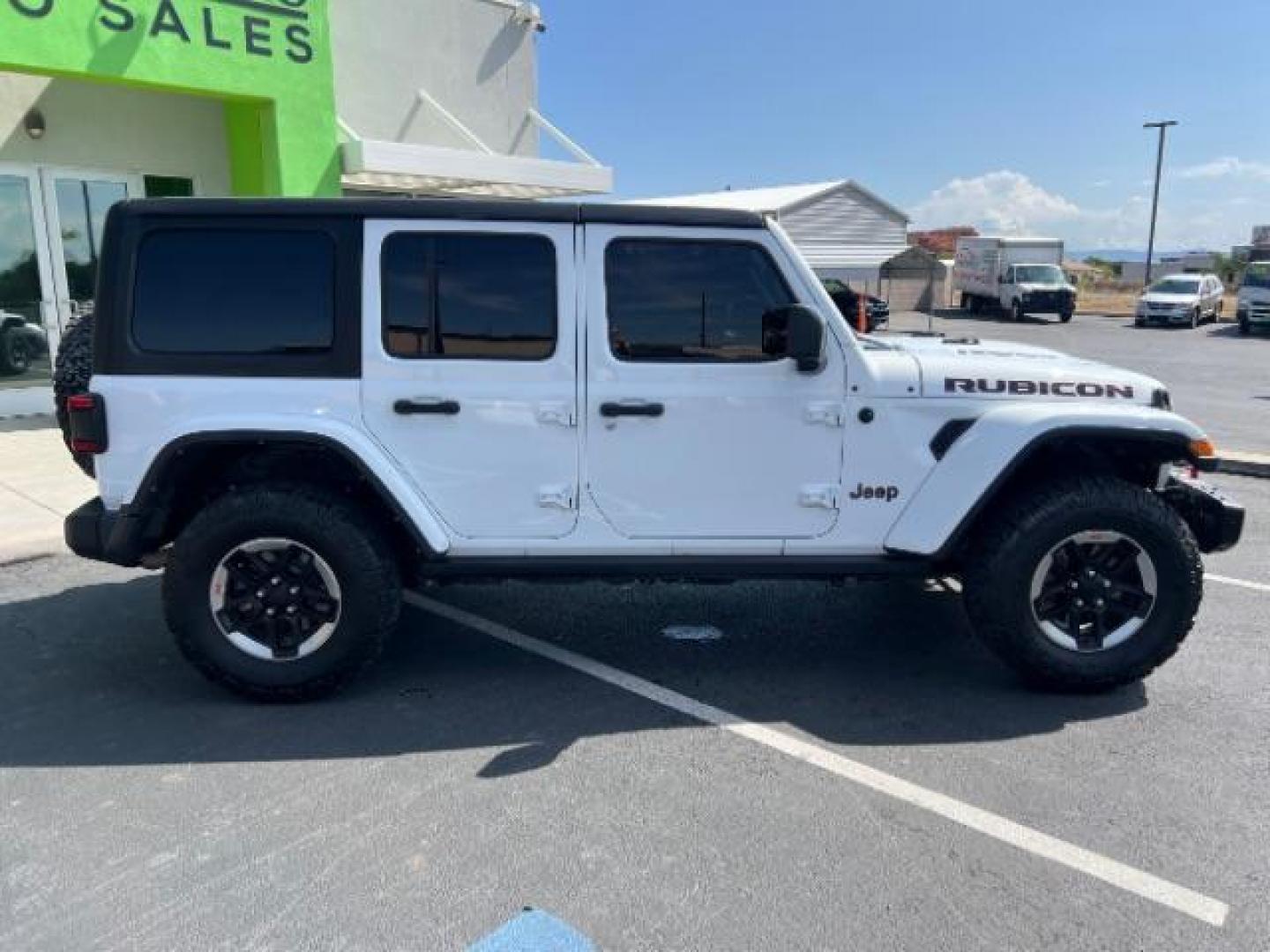 2018 Bright White Clearcoat /Black/Heritage Tan Jeep Wrangler Unlimited Rubicon 4x4 (1C4HJXFG6JW) with an Pentastar 3.6L V-6 DOHC engine, Automatic transmission, located at 940 North Main Street, Cedar City, UT, 84720, (435) 628-0023, 37.692936, -113.061897 - We specialize in helping ALL people get the best financing available. No matter your credit score, good, bad or none we can get you an amazing rate. Had a bankruptcy, divorce, or repossessions? We give you the green light to get your credit back on the road. Low down and affordable payments that fit - Photo#7