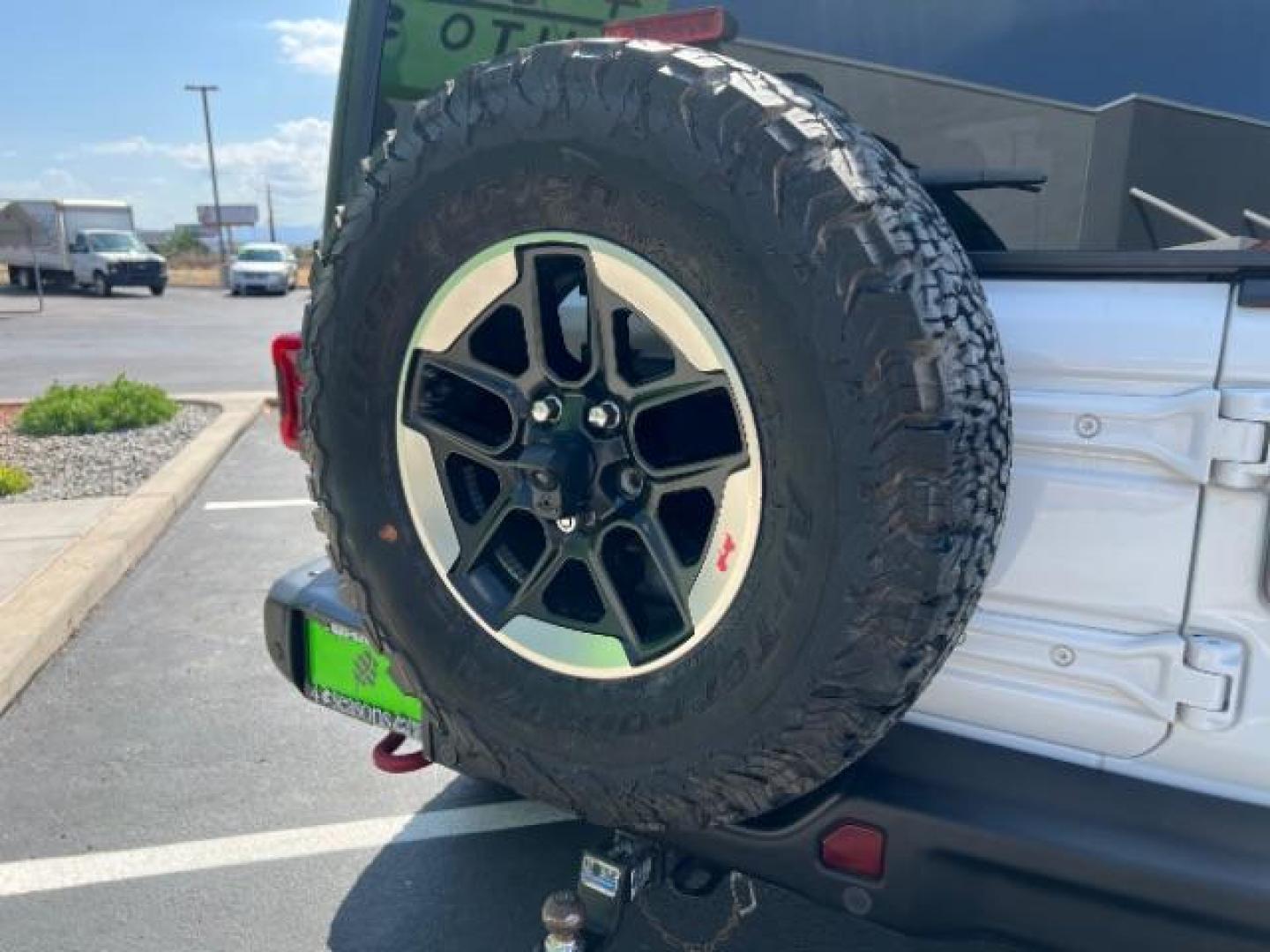 2018 Bright White Clearcoat /Black/Heritage Tan Jeep Wrangler Unlimited Rubicon 4x4 (1C4HJXFG6JW) with an Pentastar 3.6L V-6 DOHC engine, Automatic transmission, located at 940 North Main Street, Cedar City, UT, 84720, (435) 628-0023, 37.692936, -113.061897 - We specialize in helping ALL people get the best financing available. No matter your credit score, good, bad or none we can get you an amazing rate. Had a bankruptcy, divorce, or repossessions? We give you the green light to get your credit back on the road. Low down and affordable payments that fit - Photo#12