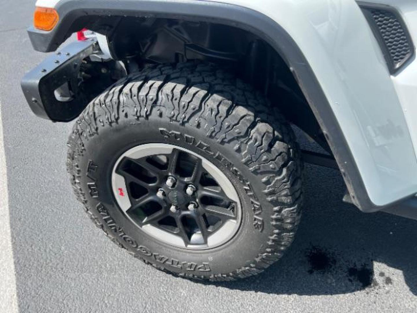 2018 Bright White Clearcoat /Black/Heritage Tan Jeep Wrangler Unlimited Rubicon 4x4 (1C4HJXFG6JW) with an Pentastar 3.6L V-6 DOHC engine, Automatic transmission, located at 940 North Main Street, Cedar City, UT, 84720, (435) 628-0023, 37.692936, -113.061897 - We specialize in helping ALL people get the best financing available. No matter your credit score, good, bad or none we can get you an amazing rate. Had a bankruptcy, divorce, or repossessions? We give you the green light to get your credit back on the road. Low down and affordable payments that fit - Photo#15