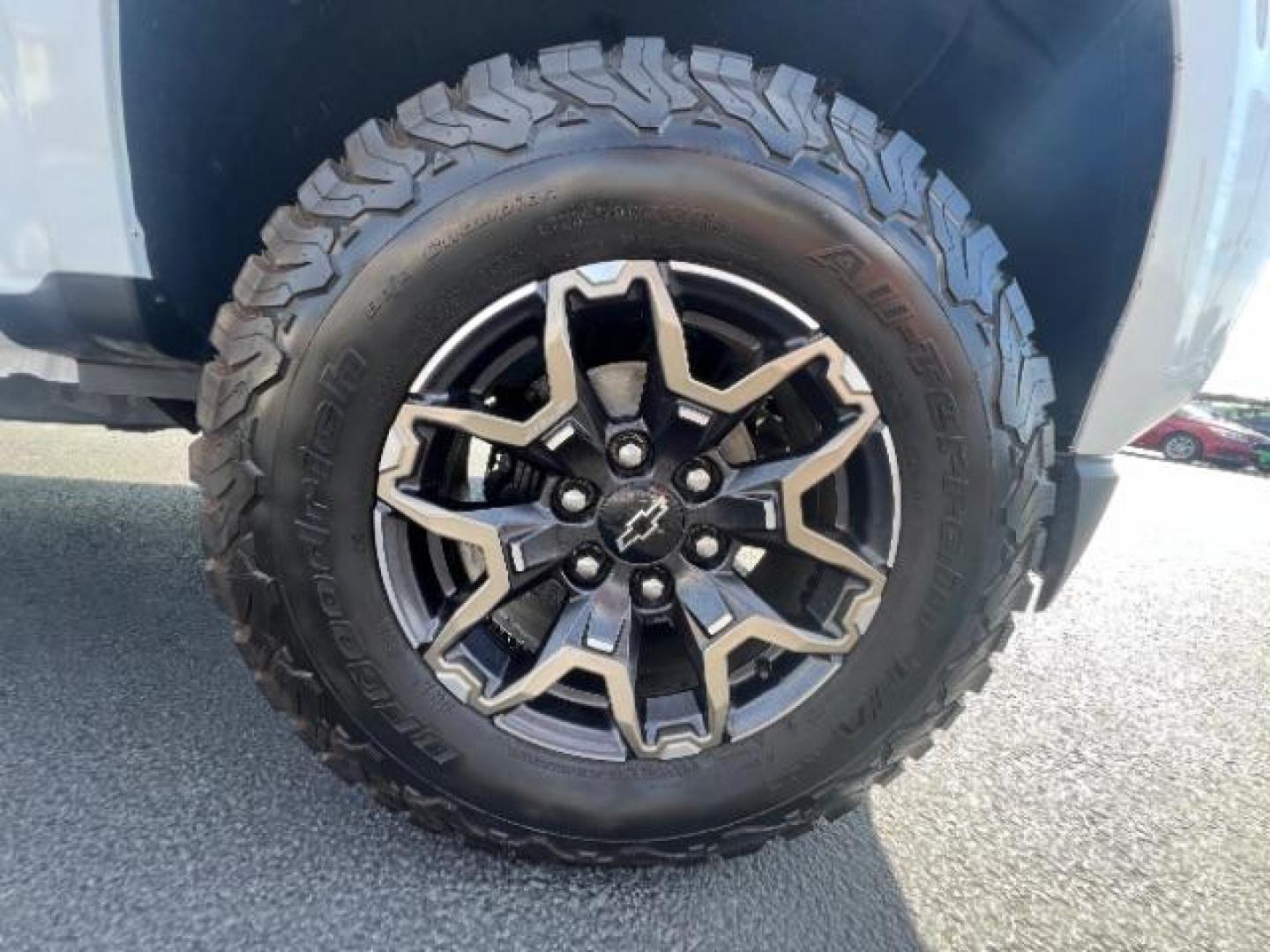 2018 Summit White /Jet Black/Dark Ash Chevrolet Colorado WT (1GCHTBEN0J1) , Automatic transmission, located at 1865 East Red Hills Pkwy, St. George, 84770, (435) 628-0023, 37.120850, -113.543640 - We specialize in helping ALL people get the best financing available. No matter your credit score, good, bad or none we can get you an amazing rate. Had a bankruptcy, divorce, or repossessions? We give you the green light to get your credit back on the road. Low down and affordable payments that fit - Photo#8