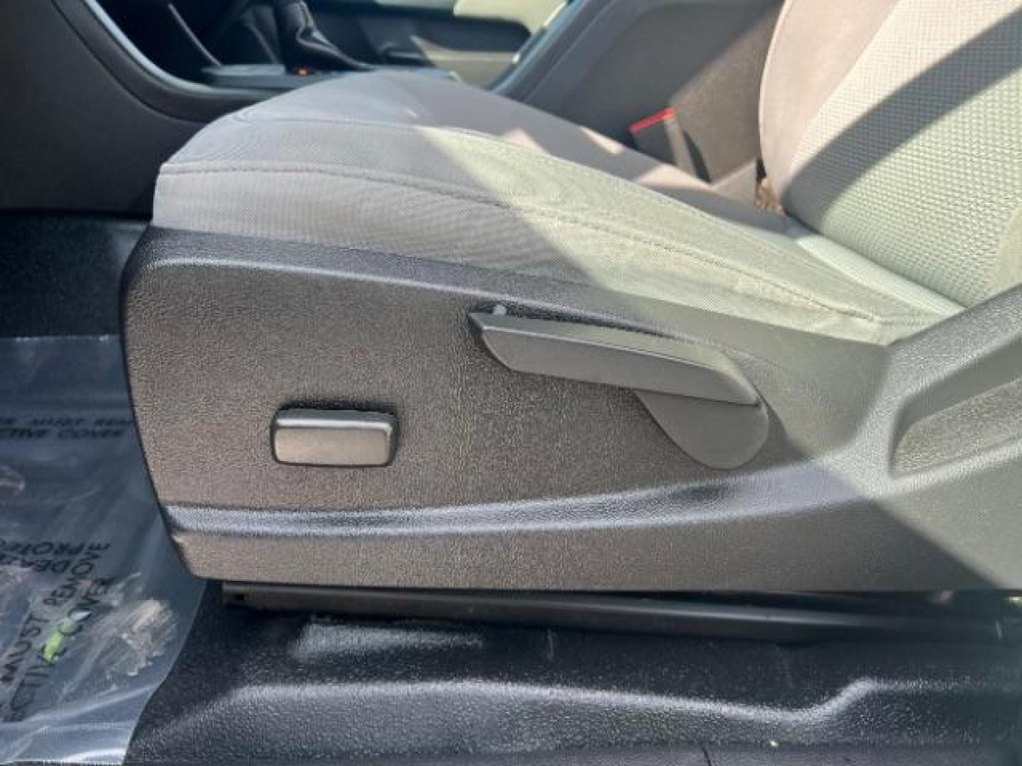 2018 Summit White /Jet Black/Dark Ash Chevrolet Colorado WT (1GCHTBEN0J1) , Automatic transmission, located at 1865 East Red Hills Pkwy, St. George, 84770, (435) 628-0023, 37.120850, -113.543640 - We specialize in helping ALL people get the best financing available. No matter your credit score, good, bad or none we can get you an amazing rate. Had a bankruptcy, divorce, or repossessions? We give you the green light to get your credit back on the road. Low down and affordable payments that fit - Photo#13