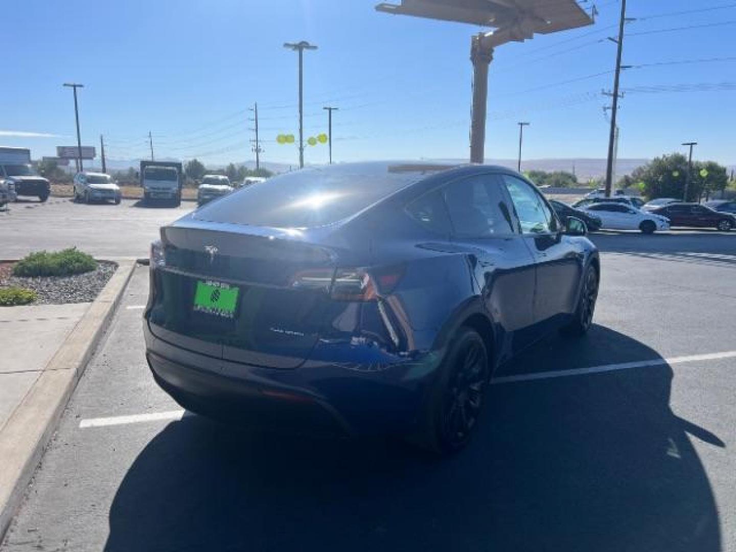 2021 Deep Blue Metallic /Black Tesla Model Y Long Range Dual Motor All-Wheel Drive (5YJYGDEE2MF) with an Electric engine, AUTOMATIC transmission, located at 1865 East Red Hills Pkwy, St. George, 84770, (435) 628-0023, 37.120850, -113.543640 - Excellent Model Y in rare color combo blue on white. Gets 260 miles on full charge. Full battery and motor warranty up to 120k miles Financing for ALL credit types. Aftermarket battery warranty available. We are THE southern Utah Tesla Experts. Call or text for more info - Photo#8