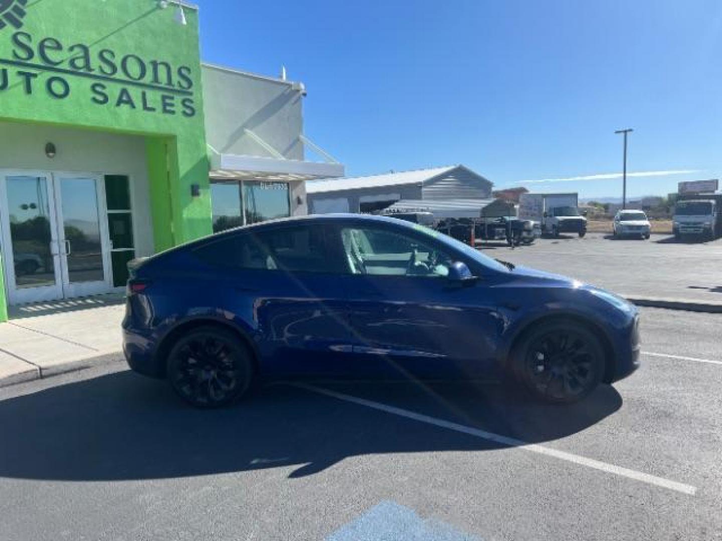 2021 Deep Blue Metallic /Black Tesla Model Y Long Range Dual Motor All-Wheel Drive (5YJYGDEE2MF) with an Electric engine, AUTOMATIC transmission, located at 1865 East Red Hills Pkwy, St. George, 84770, (435) 628-0023, 37.120850, -113.543640 - Excellent Model Y in rare color combo blue on white. Gets 260 miles on full charge. Full battery and motor warranty up to 120k miles Financing for ALL credit types. Aftermarket battery warranty available. We are THE southern Utah Tesla Experts. Call or text for more info - Photo#9