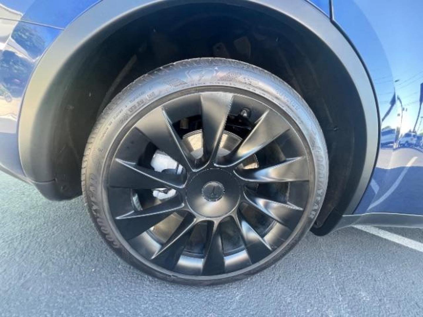 2021 Deep Blue Metallic /Black Tesla Model Y Long Range Dual Motor All-Wheel Drive (5YJYGDEE2MF) with an Electric engine, AUTOMATIC transmission, located at 1865 East Red Hills Pkwy, St. George, 84770, (435) 628-0023, 37.120850, -113.543640 - Excellent Model Y in rare color combo blue on white. Gets 260 miles on full charge. Full battery and motor warranty up to 120k miles Financing for ALL credit types. Aftermarket battery warranty available. We are THE southern Utah Tesla Experts. Call or text for more info - Photo#13