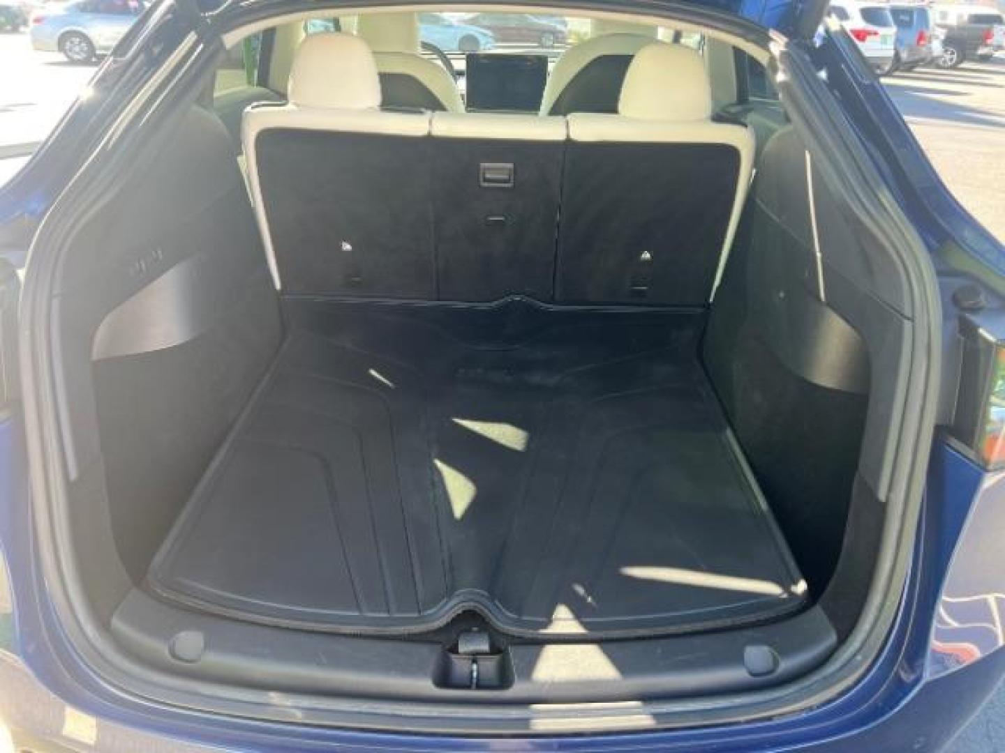 2021 Deep Blue Metallic /Black Tesla Model Y Long Range Dual Motor All-Wheel Drive (5YJYGDEE2MF) with an Electric engine, AUTOMATIC transmission, located at 1865 East Red Hills Pkwy, St. George, 84770, (435) 628-0023, 37.120850, -113.543640 - Excellent Model Y in rare color combo blue on white. Gets 260 miles on full charge. Full battery and motor warranty up to 120k miles Financing for ALL credit types. Aftermarket battery warranty available. We are THE southern Utah Tesla Experts. Call or text for more info - Photo#24