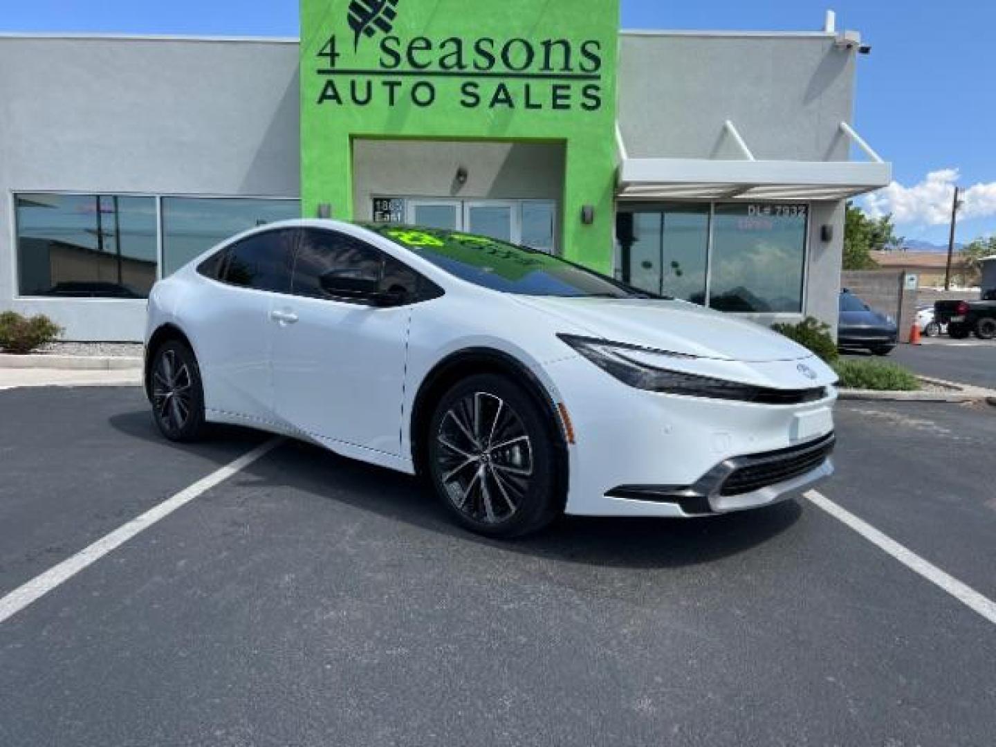 2023 Wind Chill Pearl /Gradient Black Toyota Prius Limited (JTDACAAU6P3) with an 2L I-4 port/direct injection engine, AUTOMATIC transmission, located at 1865 East Red Hills Pkwy, St. George, 84770, (435) 628-0023, 37.120850, -113.543640 - Photo#1