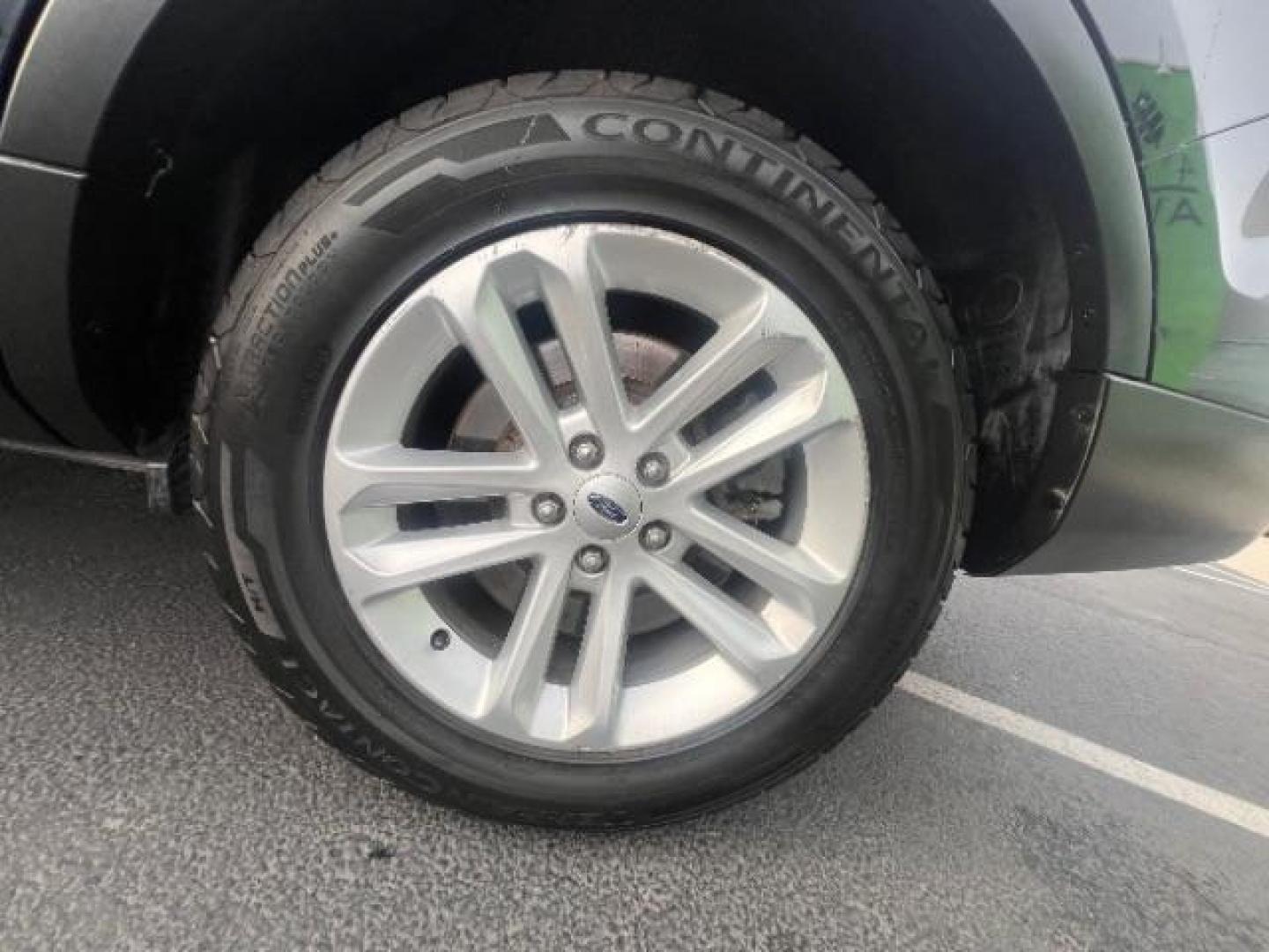 2017 Shadow Black /Ebony Black Ford Explorer XLT (1FM5K7D86HG) with an EcoBoost 2.3L I-4 gasoline direct injection engine, AUTOMATIC transmission, located at 1865 East Red Hills Pkwy, St. George, 84770, (435) 628-0023, 37.120850, -113.543640 - We specialize in helping ALL people get the best financing available. No matter your credit score, good, bad or none we can get you an amazing rate. Had a bankruptcy, divorce, or repossessions? We give you the green light to get your credit back on the road. Low down and affordable payments that fit - Photo#9