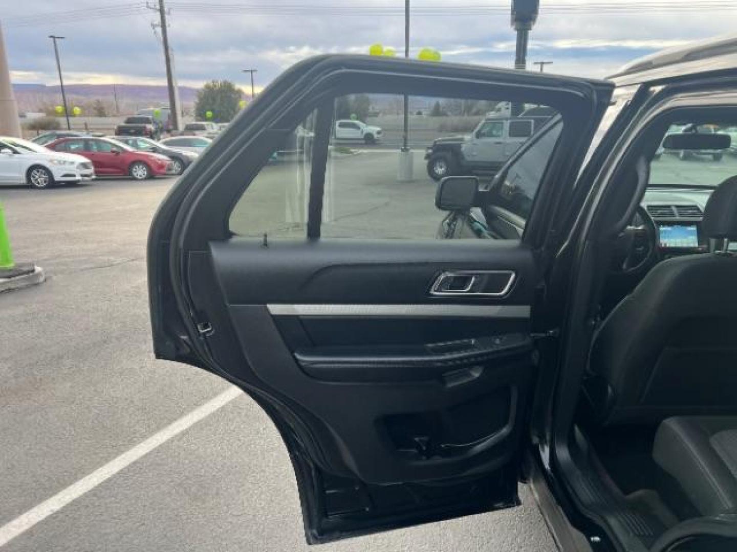 2017 Shadow Black /Ebony Black Ford Explorer XLT (1FM5K7D86HG) with an EcoBoost 2.3L I-4 gasoline direct injection engine, AUTOMATIC transmission, located at 1865 East Red Hills Pkwy, St. George, 84770, (435) 628-0023, 37.120850, -113.543640 - We specialize in helping ALL people get the best financing available. No matter your credit score, good, bad or none we can get you an amazing rate. Had a bankruptcy, divorce, or repossessions? We give you the green light to get your credit back on the road. Low down and affordable payments that fit - Photo#20