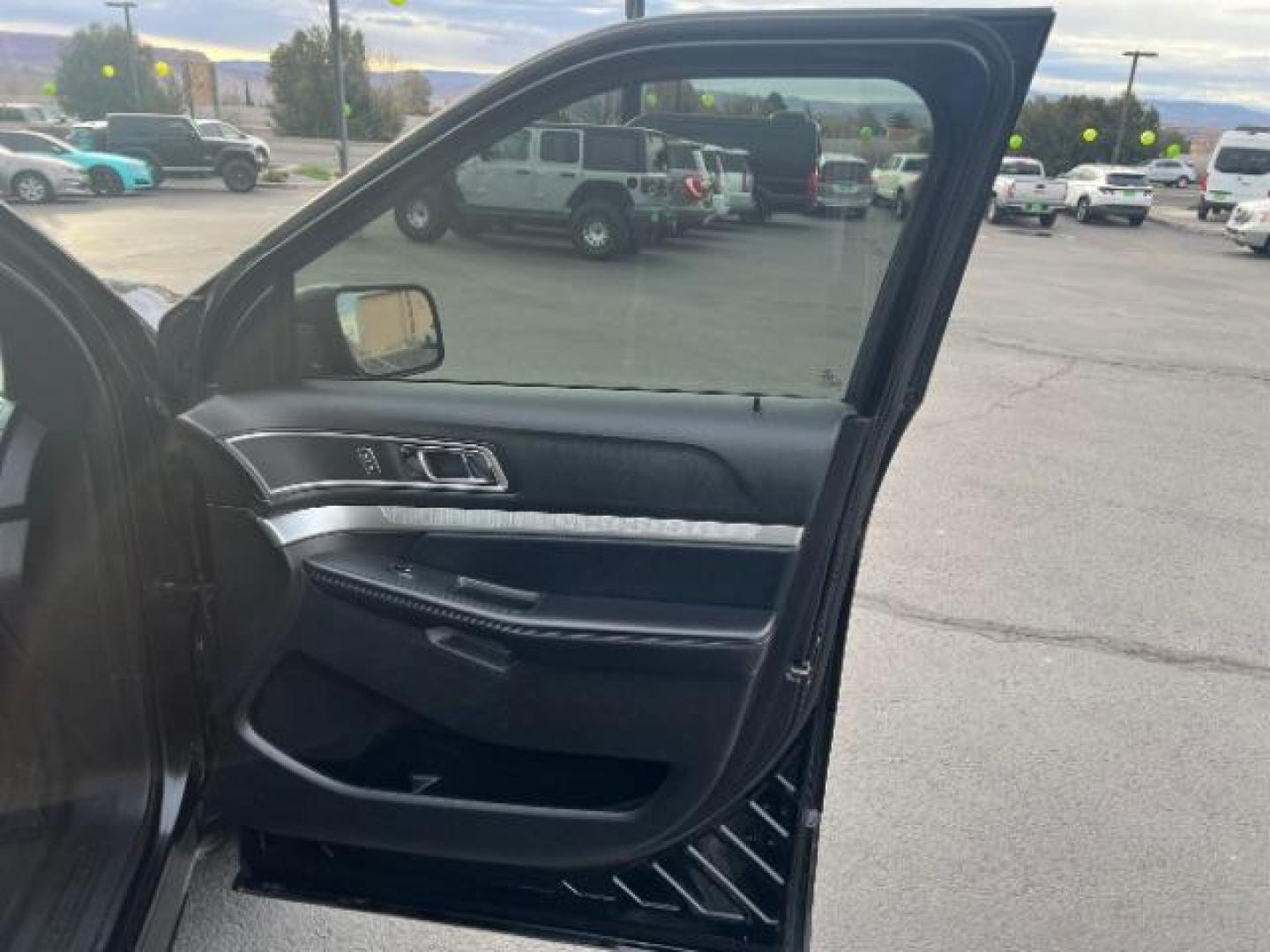 2017 Shadow Black /Ebony Black Ford Explorer XLT (1FM5K7D86HG) with an EcoBoost 2.3L I-4 gasoline direct injection engine, AUTOMATIC transmission, located at 1865 East Red Hills Pkwy, St. George, 84770, (435) 628-0023, 37.120850, -113.543640 - We specialize in helping ALL people get the best financing available. No matter your credit score, good, bad or none we can get you an amazing rate. Had a bankruptcy, divorce, or repossessions? We give you the green light to get your credit back on the road. Low down and affordable payments that fit - Photo#29