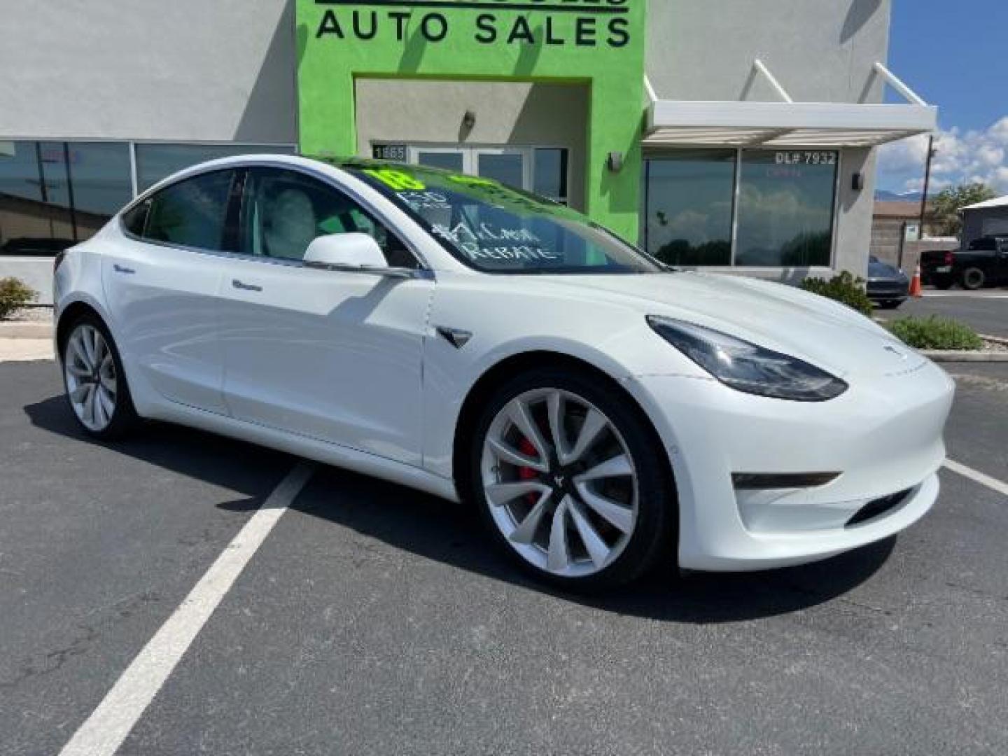 2018 Pearl White Multi-Coat /White Tesla Model 3 Long Range | Performance (5YJ3E1EB1JF) , located at 1865 East Red Hills Pkwy, St. George, 84770, (435) 628-0023, 37.120850, -113.543640 - ****Price includes $4k IRS EV REBATE**** We are setup with IRS to file the rebate directly and take credit off the price of car. Check with IRS EV website to be sure you qualify. Congress has threatened to end rebate so ACT FAST! Full Self Driving Paid For! ($8k add on) Premium Connectiviy Includ - Photo#0