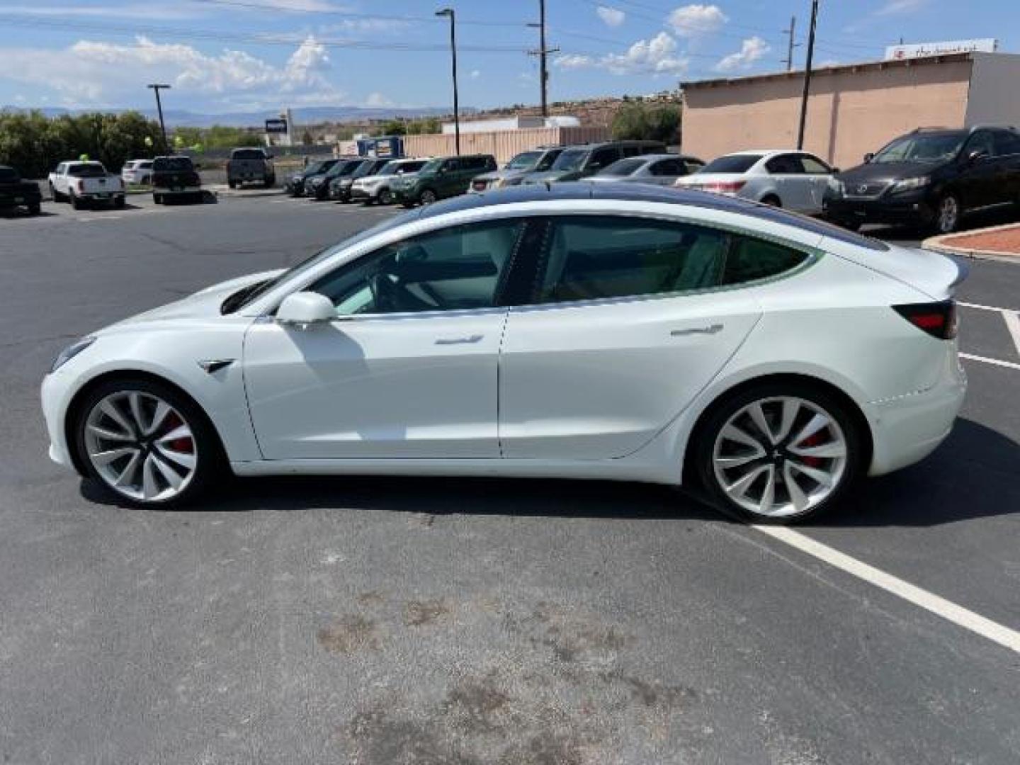 2018 Pearl White Multi-Coat /White Tesla Model 3 Long Range | Performance (5YJ3E1EB1JF) , located at 1865 East Red Hills Pkwy, St. George, 84770, (435) 628-0023, 37.120850, -113.543640 - ****Price includes $4k IRS EV REBATE**** We are setup with IRS to file the rebate directly and take credit off the price of car. Check with IRS EV website to be sure you qualify. Congress has threatened to end rebate so ACT FAST! Full Self Driving Paid For! ($8k add on) Premium Connectiviy Includ - Photo#3
