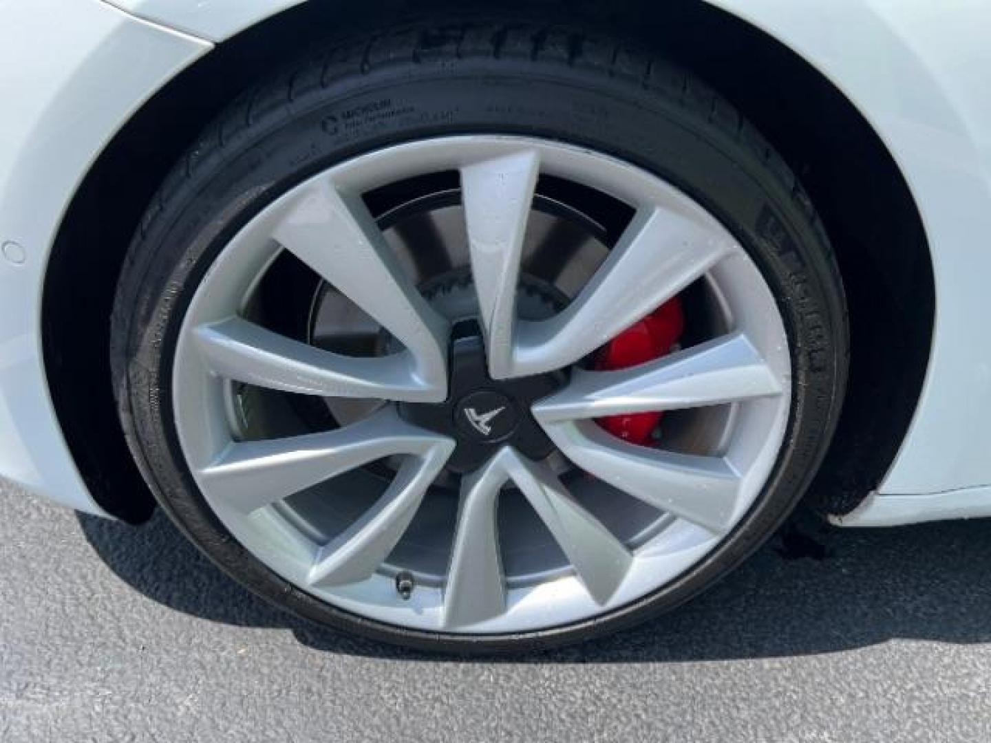 2018 Pearl White Multi-Coat /White Tesla Model 3 Long Range | Performance (5YJ3E1EB1JF) , located at 1865 East Red Hills Pkwy, St. George, 84770, (435) 628-0023, 37.120850, -113.543640 - ****Price includes $4k IRS EV REBATE**** We are setup with IRS to file the rebate directly and take credit off the price of car. Check with IRS EV website to be sure you qualify. Congress has threatened to end rebate so ACT FAST! Full Self Driving Paid For! ($8k add on) Premium Connectiviy Includ - Photo#8