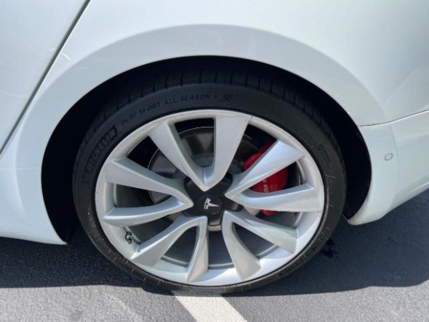 2018 Pearl White Multi-Coat /White Tesla Model 3 Long Range | Performance (5YJ3E1EB1JF) , located at 1865 East Red Hills Pkwy, St. George, 84770, (435) 628-0023, 37.120850, -113.543640 - ****Price includes $4k IRS EV REBATE**** We are setup with IRS to file the rebate directly and take credit off the price of car. Check with IRS EV website to be sure you qualify. Congress has threatened to end rebate so ACT FAST! Full Self Driving Paid For! ($8k add on) Premium Connectiviy Includ - Photo#9