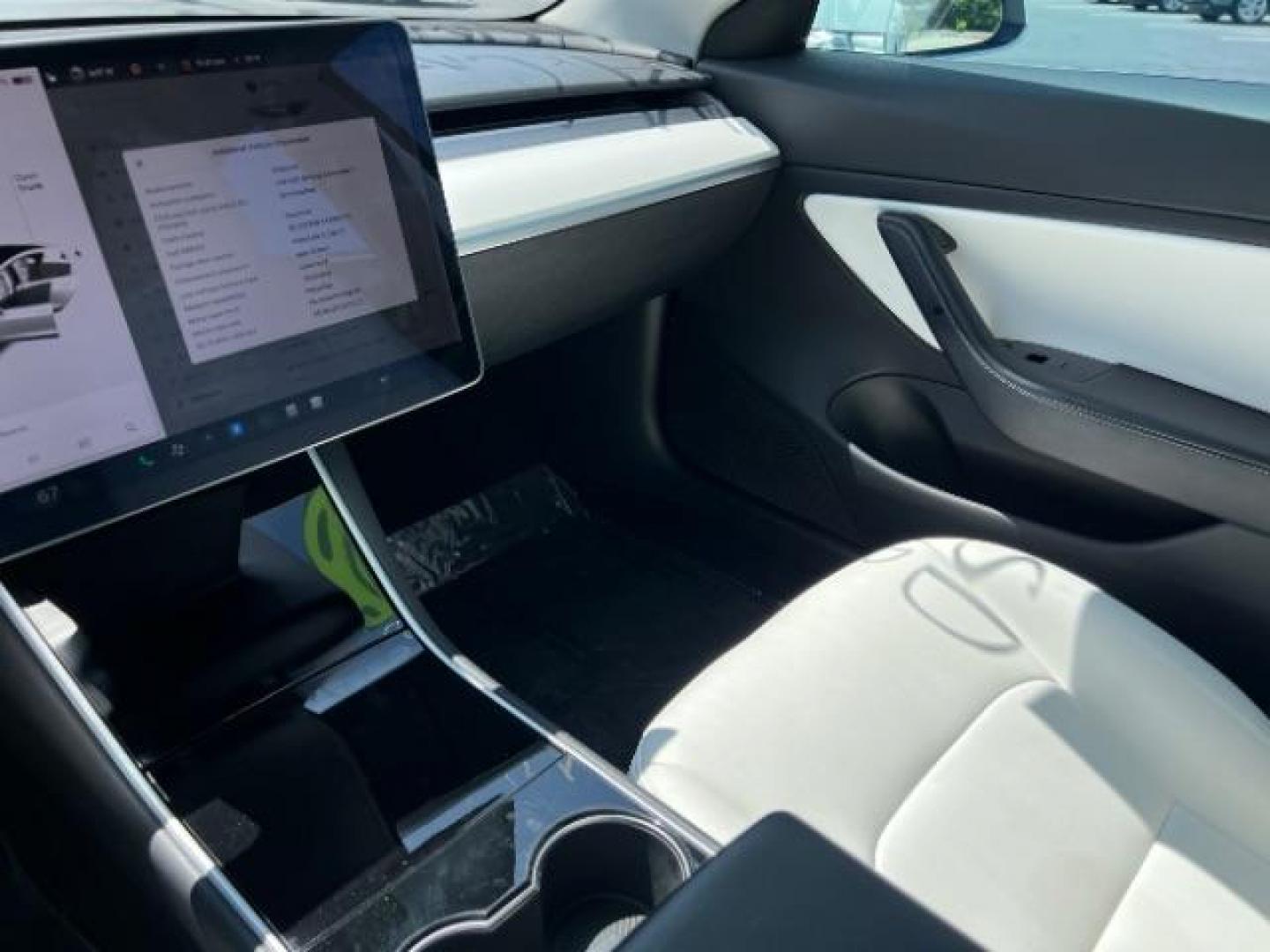 2018 Pearl White Multi-Coat /White Tesla Model 3 Long Range | Performance (5YJ3E1EB1JF) , located at 1865 East Red Hills Pkwy, St. George, 84770, (435) 628-0023, 37.120850, -113.543640 - ****Price includes $4k IRS EV REBATE**** We are setup with IRS to file the rebate directly and take credit off the price of car. Check with IRS EV website to be sure you qualify. Congress has threatened to end rebate so ACT FAST! Full Self Driving Paid For! ($8k add on) Premium Connectiviy Includ - Photo#17