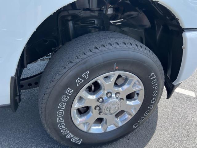 2024 Bright White Clearcoat /Black Ram 2500 Laramie Crew Cab 4x4 6'4 Box (3C6UR5FL3RG) with an Cummins 6.7L I-6 diesel direct injection engine, Automatic transmission, located at 1865 East Red Hills Pkwy, St. George, 84770, (435) 628-0023, 37.120850, -113.543640 - We specialize in helping ALL people get the best financing available. No matter your credit score, good, bad or none we can get you an amazing rate. Had a bankruptcy, divorce, or repossessions? We give you the green light to get your credit back on the road. Low down and affordable payments that fit - Photo#10