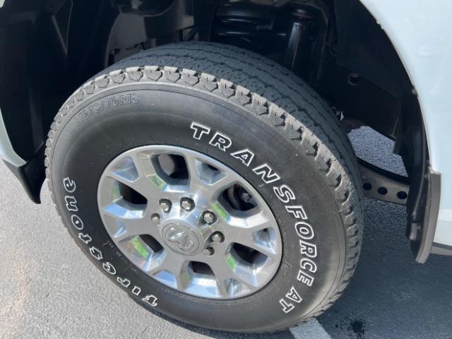 2024 Bright White Clearcoat /Black Ram 2500 Laramie Crew Cab 4x4 6'4 Box (3C6UR5FL3RG) with an Cummins 6.7L I-6 diesel direct injection engine, Automatic transmission, located at 1865 East Red Hills Pkwy, St. George, 84770, (435) 628-0023, 37.120850, -113.543640 - We specialize in helping ALL people get the best financing available. No matter your credit score, good, bad or none we can get you an amazing rate. Had a bankruptcy, divorce, or repossessions? We give you the green light to get your credit back on the road. Low down and affordable payments that fit - Photo#11