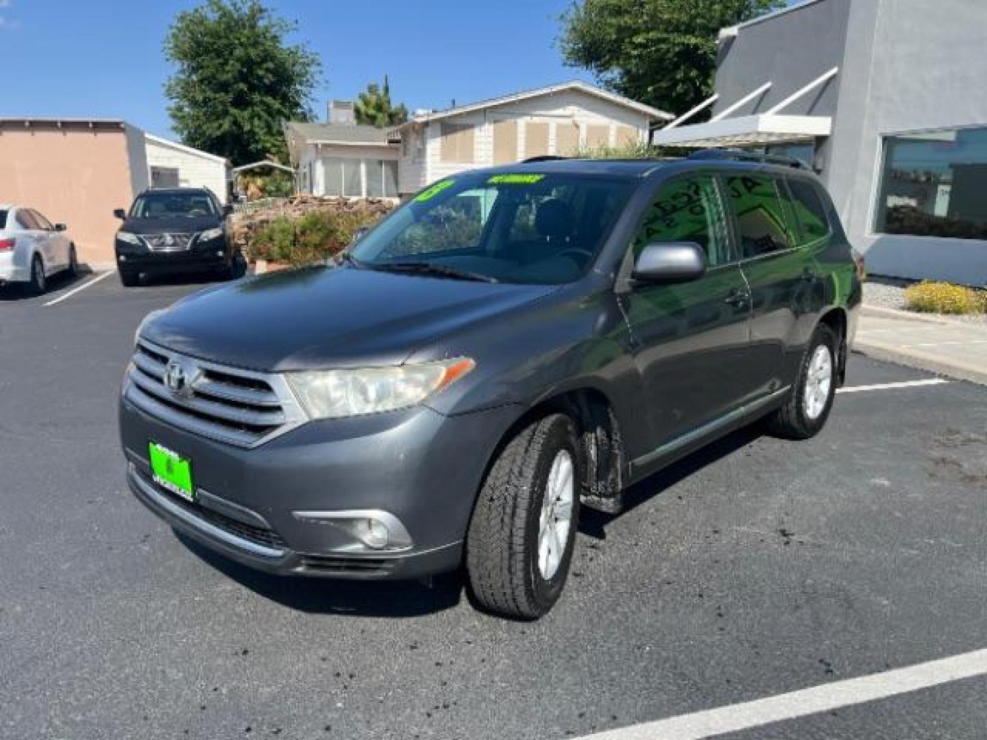 2013 Magnetic Gray Metallic /Black Toyota Highlander Base V6 | SE V6 | Base Plus V6 (5TDZK3EH6DS) with an 3.5L V-6 DOHC engine, AUTOMATIC transmission, located at 1865 East Red Hills Pkwy, St. George, 84770, (435) 628-0023, 37.120850, -113.543640 - We specialize in helping ALL people get the best financing available. No matter your credit score, good, bad or none we can get you an amazing rate. Had a bankruptcy, divorce, or repossessions? We give you the green light to get your credit back on the road. Low down and affordable payments that fit - Photo#2