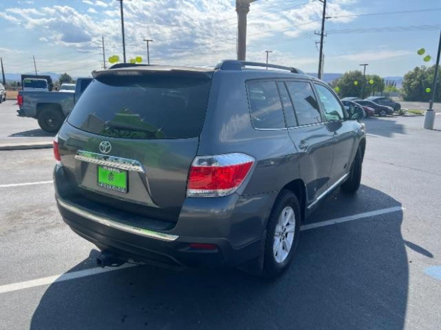 2013 Magnetic Gray Metallic /Black Toyota Highlander Base V6 | SE V6 | Base Plus V6 (5TDZK3EH6DS) with an 3.5L V-6 DOHC engine, AUTOMATIC transmission, located at 1865 East Red Hills Pkwy, St. George, 84770, (435) 628-0023, 37.120850, -113.543640 - We specialize in helping ALL people get the best financing available. No matter your credit score, good, bad or none we can get you an amazing rate. Had a bankruptcy, divorce, or repossessions? We give you the green light to get your credit back on the road. Low down and affordable payments that fit - Photo#6