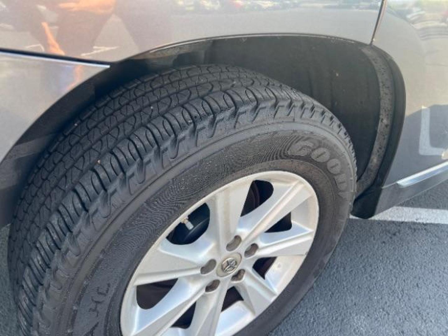 2013 Magnetic Gray Metallic /Black Toyota Highlander Base V6 | SE V6 | Base Plus V6 (5TDZK3EH6DS) with an 3.5L V-6 DOHC engine, AUTOMATIC transmission, located at 1865 East Red Hills Pkwy, St. George, 84770, (435) 628-0023, 37.120850, -113.543640 - We specialize in helping ALL people get the best financing available. No matter your credit score, good, bad or none we can get you an amazing rate. Had a bankruptcy, divorce, or repossessions? We give you the green light to get your credit back on the road. Low down and affordable payments that fit - Photo#9