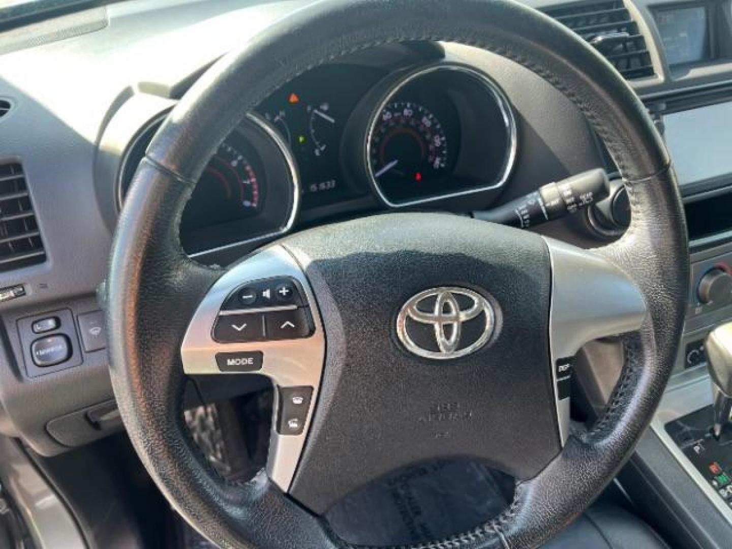 2013 Magnetic Gray Metallic /Black Toyota Highlander Base V6 | SE V6 | Base Plus V6 (5TDZK3EH6DS) with an 3.5L V-6 DOHC engine, AUTOMATIC transmission, located at 1865 East Red Hills Pkwy, St. George, 84770, (435) 628-0023, 37.120850, -113.543640 - We specialize in helping ALL people get the best financing available. No matter your credit score, good, bad or none we can get you an amazing rate. Had a bankruptcy, divorce, or repossessions? We give you the green light to get your credit back on the road. Low down and affordable payments that fit - Photo#15