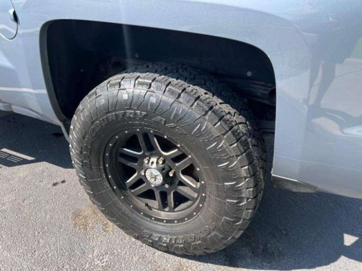 2015 Slate Gray Metallic /Jet Black Chevrolet Silverado 1500 1LT (3GCUKREC6FG) with an EcoTec3 4.3L V-6 gasoline direct injection engine, AUTOMATIC transmission, located at 1865 East Red Hills Pkwy, St. George, 84770, (435) 628-0023, 37.120850, -113.543640 - We specialize in helping ALL people get the best financing available. No matter your credit score, good, bad or none we can get you an amazing rate. Had a bankruptcy, divorce, or repossessions? We give you the green light to get your credit back on the road. Low down and affordable payments that fit - Photo#13