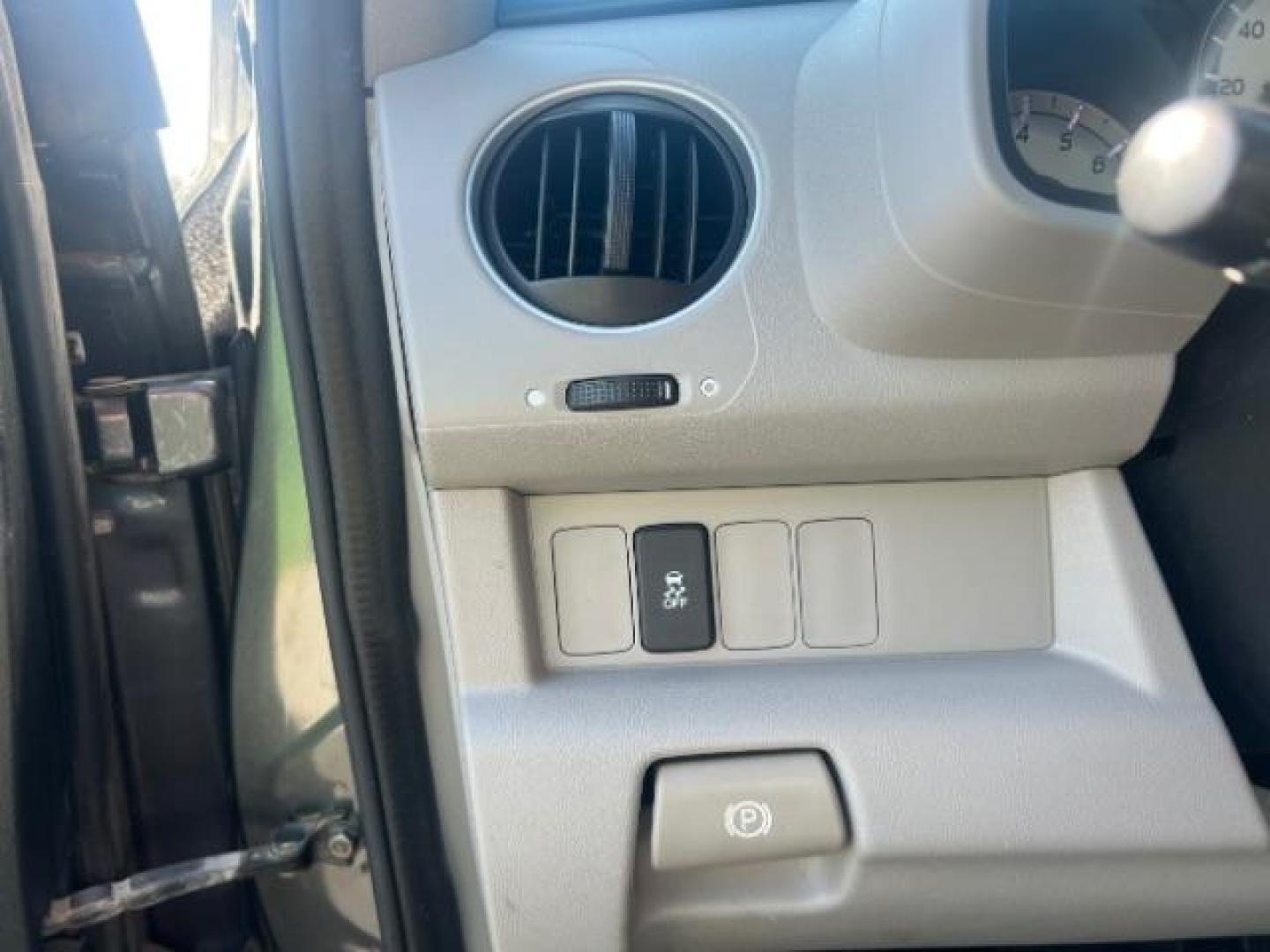 2013 Polished Metal Metallic /Beige Honda Pilot EX-L (5FNYF3H55DB) with an 3.5L V-6 i-VTEC VCM variable valve control engine, Automatic transmission, located at 1865 East Red Hills Pkwy, St. George, 84770, (435) 628-0023, 37.120850, -113.543640 - We specialize in helping ALL people get the best financing available. No matter your credit score, good, bad or none we can get you an amazing rate. Had a bankruptcy, divorce, or repossessions? We give you the green light to get your credit back on the road. Low down and affordable payments that fit - Photo#15