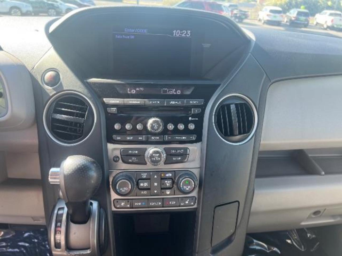 2013 Polished Metal Metallic /Beige Honda Pilot EX-L (5FNYF3H55DB) with an 3.5L V-6 i-VTEC VCM variable valve control engine, Automatic transmission, located at 1865 East Red Hills Pkwy, St. George, 84770, (435) 628-0023, 37.120850, -113.543640 - We specialize in helping ALL people get the best financing available. No matter your credit score, good, bad or none we can get you an amazing rate. Had a bankruptcy, divorce, or repossessions? We give you the green light to get your credit back on the road. Low down and affordable payments that fit - Photo#18