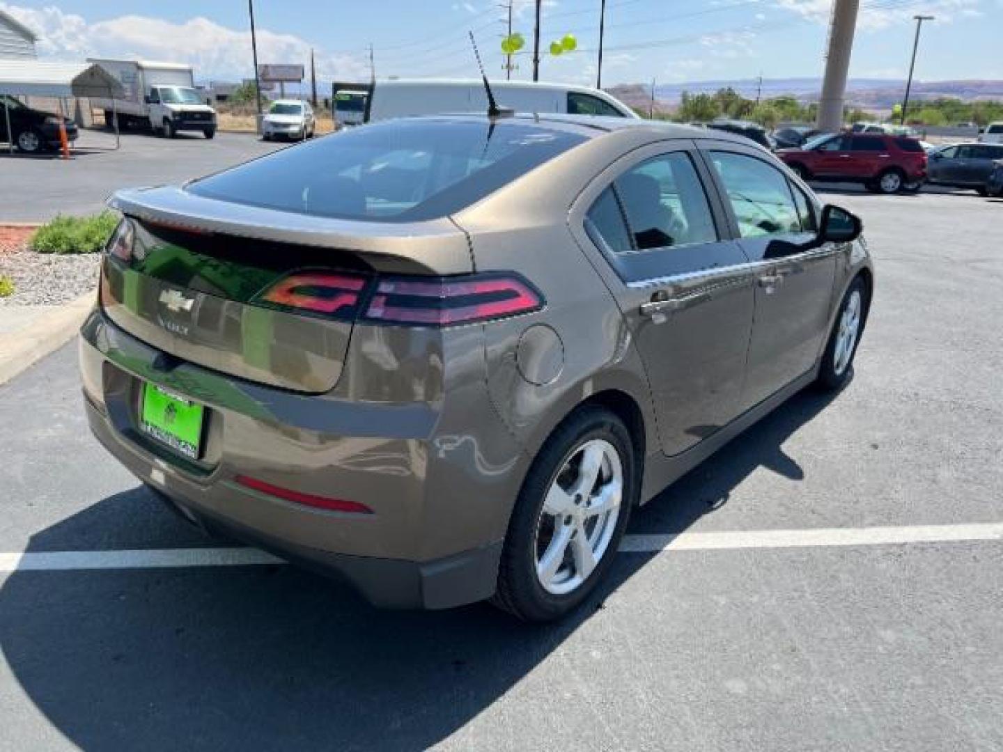 2014 BROWN /Charcoal, cloth Chevrolet Volt Standard (1G1RA6E42EU) with an 4 CYL Hybrid engine, AUTOMATIC transmission, located at 1865 East Red Hills Pkwy, St. George, 84770, (435) 628-0023, 37.120850, -113.543640 - ***This vehicle qualifies for the EV/Hybrid tax rebate of up to $4,000*** We are setup with the IRS to recieve direct payments within 72 hours. We file the rebate online with IRS and can credit it to your down payment, reduce the sales price OR give you cashback!! These cars will not last and can o - Photo#6