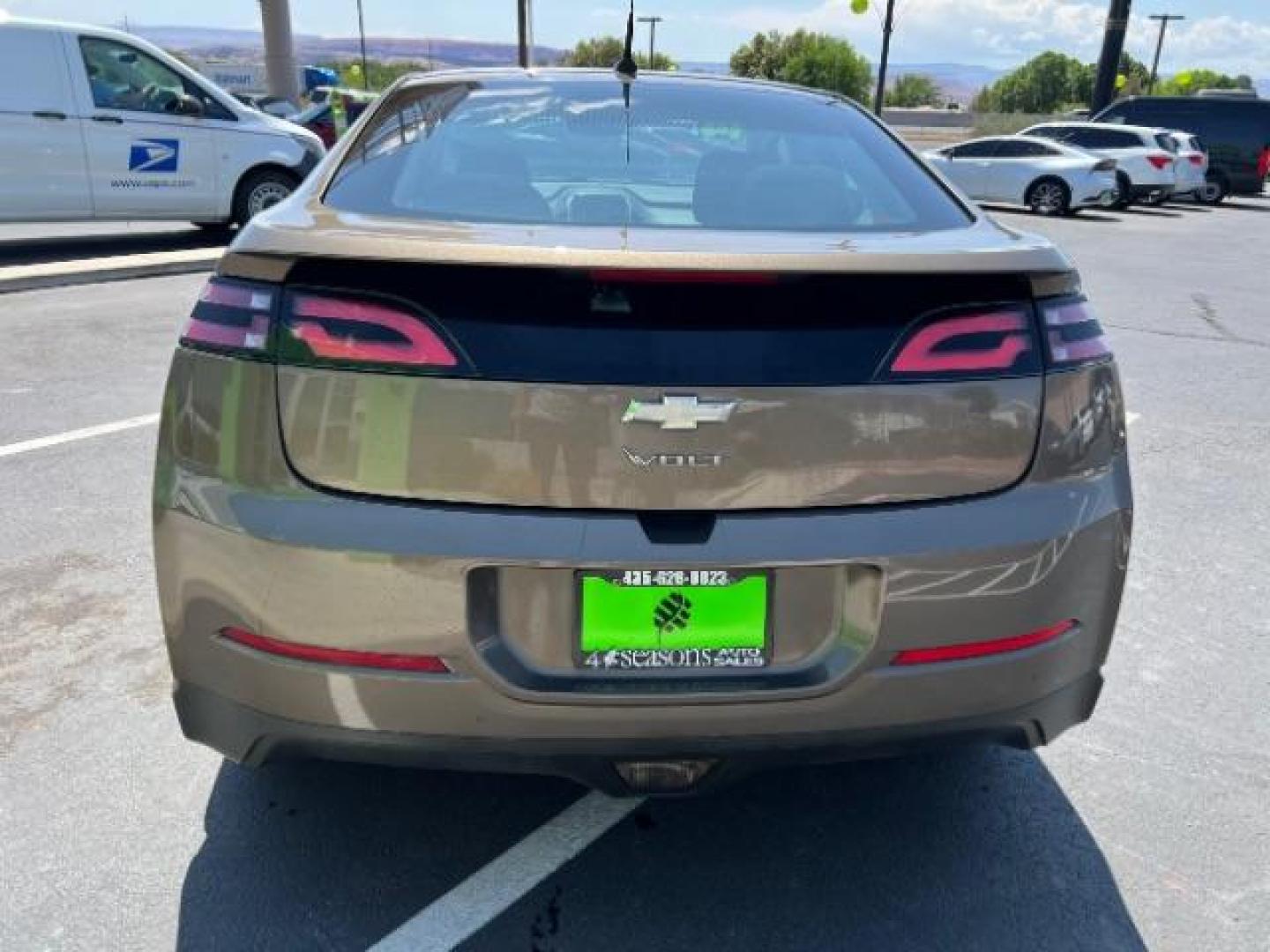 2014 BROWN /Charcoal, cloth Chevrolet Volt Standard (1G1RA6E42EU) with an 4 CYL Hybrid engine, AUTOMATIC transmission, located at 1865 East Red Hills Pkwy, St. George, 84770, (435) 628-0023, 37.120850, -113.543640 - ***This vehicle qualifies for the EV/Hybrid tax rebate of up to $4,000*** We are setup with the IRS to recieve direct payments within 72 hours. We file the rebate online with IRS and can credit it to your down payment, reduce the sales price OR give you cashback!! These cars will not last and can o - Photo#7