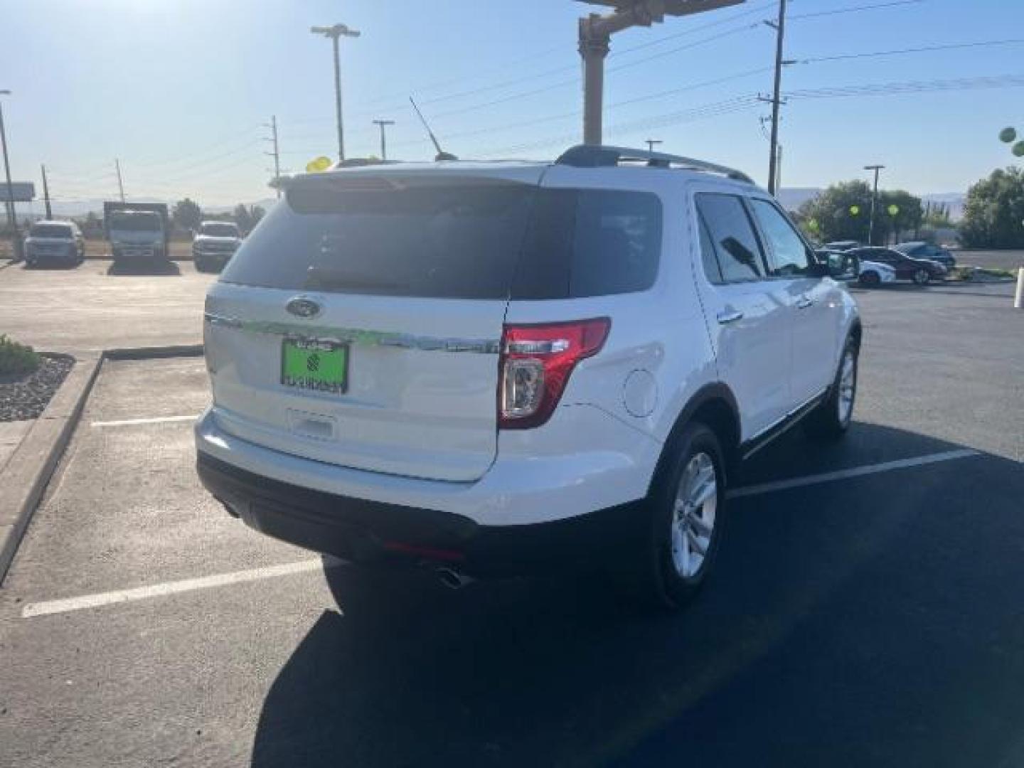 2015 Oxford White /Medium Light Stone Ford Explorer XLT (1FM5K7D85FG) with an EcoBoost 2L I-4 gasoline direct injection engine, Automatic transmission, located at 940 North Main Street, Cedar City, UT, 84720, (435) 628-0023, 37.692936, -113.061897 - We specialize in helping ALL people get the best financing available. No matter your credit score, good, bad or none we can get you an amazing rate. Had a bankruptcy, divorce, or repossessions? We give you the green light to get your credit back on the road. Low down and affordable payments that fit - Photo#6