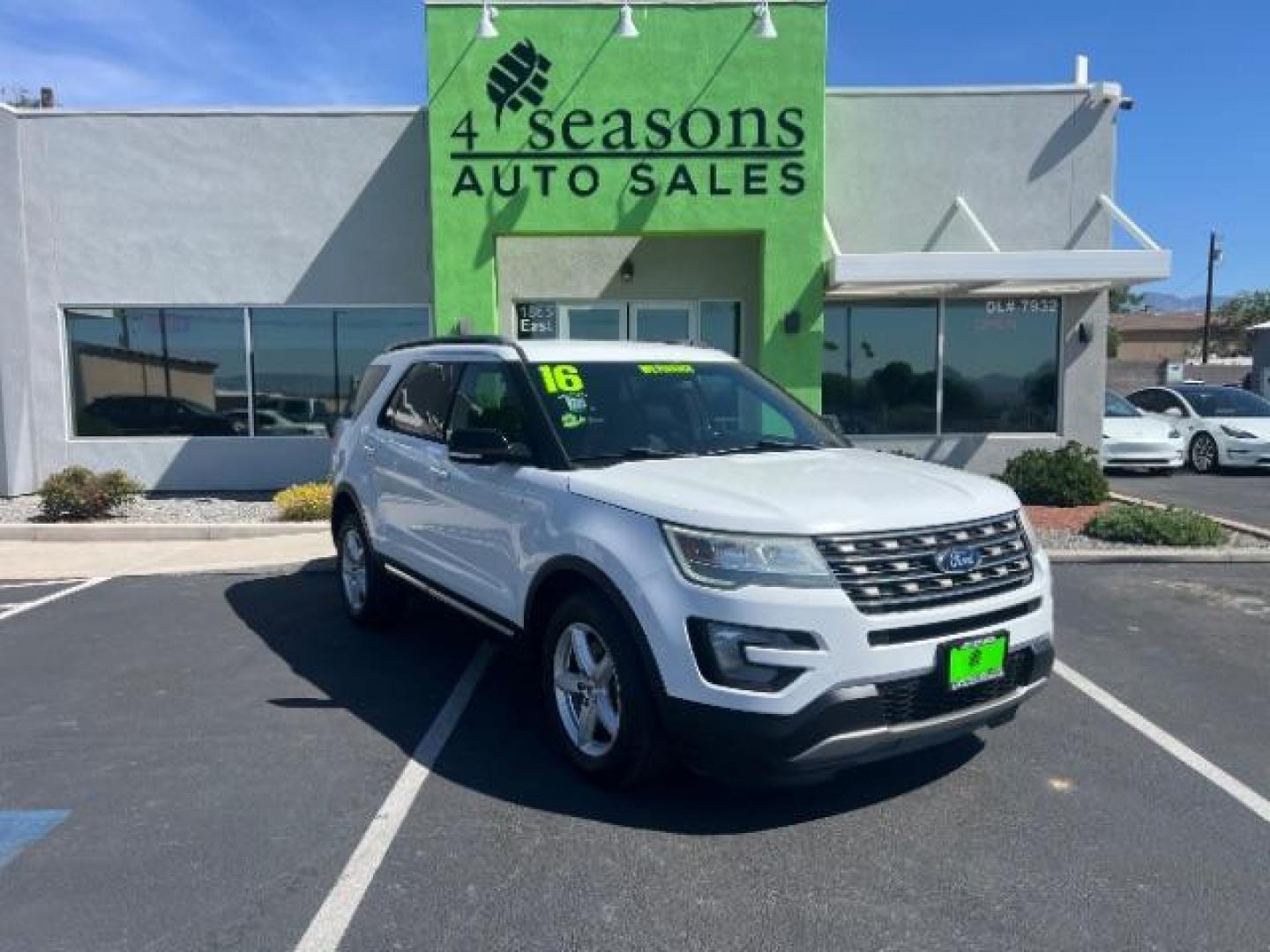 2016 Oxford White /Ebony Black Ford Explorer XLT (1FM5K8D82GG) with an EcoBoost 2.3L I-4 gasoline direct injection engine, Automatic transmission, located at 1865 East Red Hills Pkwy, St. George, 84770, (435) 628-0023, 37.120850, -113.543640 - We specialize in helping ALL people get the best financing available. No matter your credit score, good, bad or none we can get you an amazing rate. Had a bankruptcy, divorce, or repossessions? We give you the green light to get your credit back on the road. Low down and affordable payments that fit - Photo#0