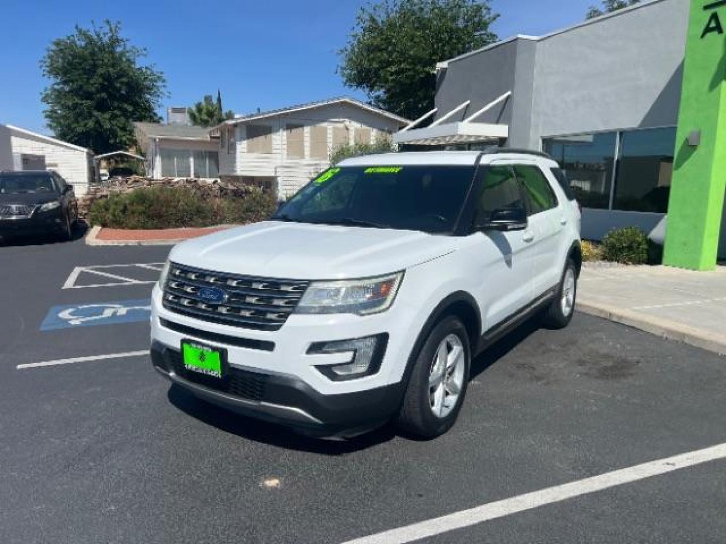 2016 Oxford White /Ebony Black Ford Explorer XLT (1FM5K8D82GG) with an EcoBoost 2.3L I-4 gasoline direct injection engine, Automatic transmission, located at 1865 East Red Hills Pkwy, St. George, 84770, (435) 628-0023, 37.120850, -113.543640 - We specialize in helping ALL people get the best financing available. No matter your credit score, good, bad or none we can get you an amazing rate. Had a bankruptcy, divorce, or repossessions? We give you the green light to get your credit back on the road. Low down and affordable payments that fit - Photo#2