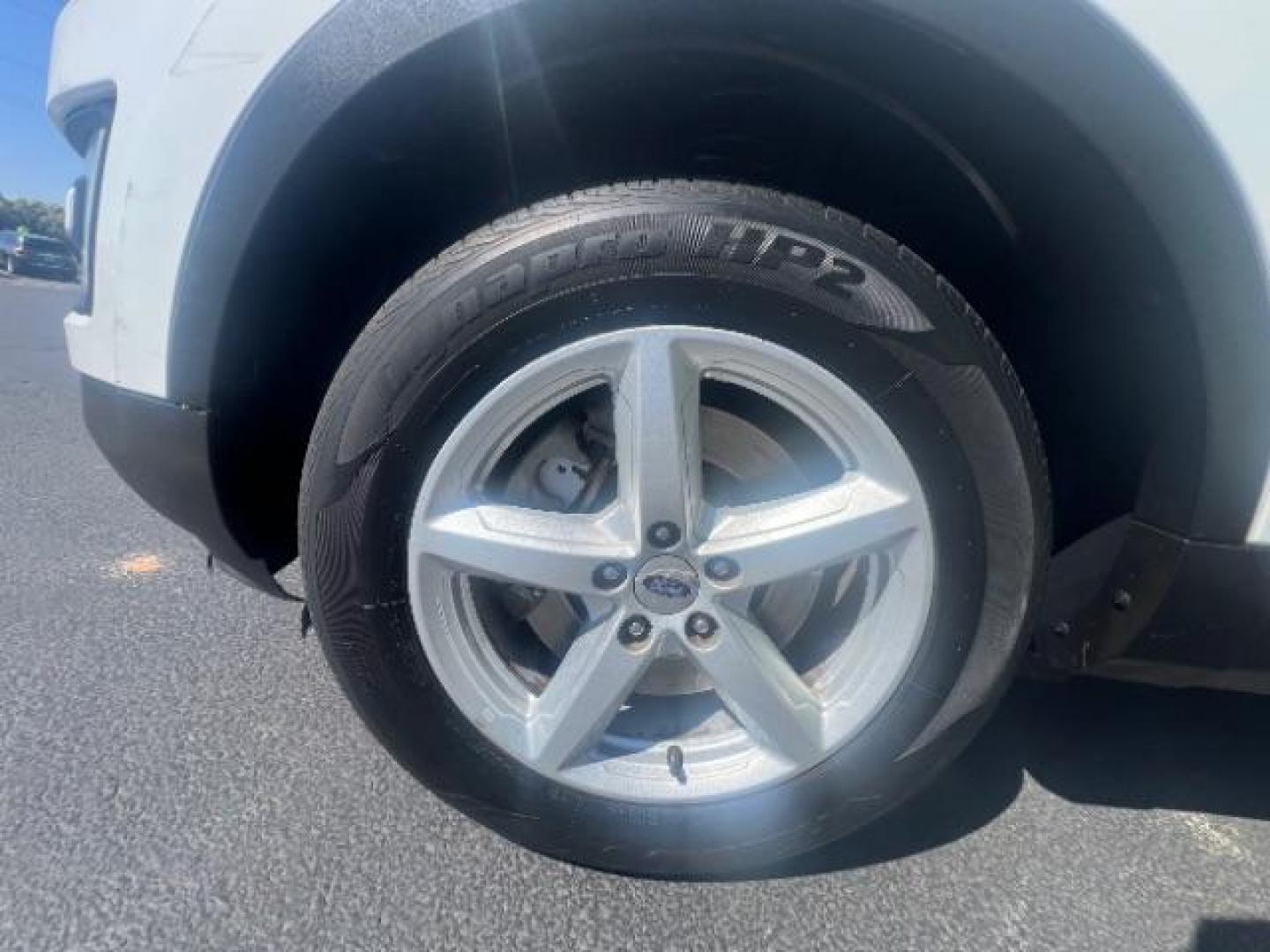 2016 Oxford White /Ebony Black Ford Explorer XLT (1FM5K8D82GG) with an EcoBoost 2.3L I-4 gasoline direct injection engine, Automatic transmission, located at 1865 East Red Hills Pkwy, St. George, 84770, (435) 628-0023, 37.120850, -113.543640 - We specialize in helping ALL people get the best financing available. No matter your credit score, good, bad or none we can get you an amazing rate. Had a bankruptcy, divorce, or repossessions? We give you the green light to get your credit back on the road. Low down and affordable payments that fit - Photo#11