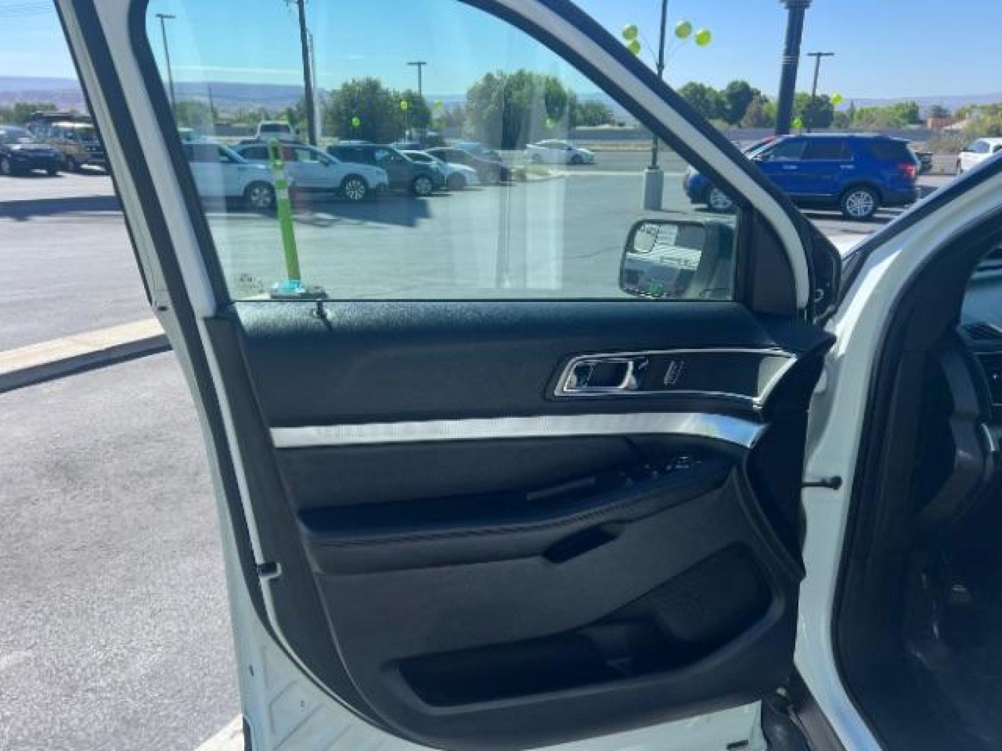 2016 Oxford White /Ebony Black Ford Explorer XLT (1FM5K8D82GG) with an EcoBoost 2.3L I-4 gasoline direct injection engine, Automatic transmission, located at 1865 East Red Hills Pkwy, St. George, 84770, (435) 628-0023, 37.120850, -113.543640 - We specialize in helping ALL people get the best financing available. No matter your credit score, good, bad or none we can get you an amazing rate. Had a bankruptcy, divorce, or repossessions? We give you the green light to get your credit back on the road. Low down and affordable payments that fit - Photo#12