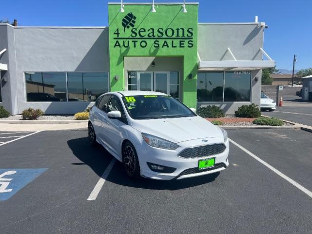 2016 Ford Focus SE's photo
