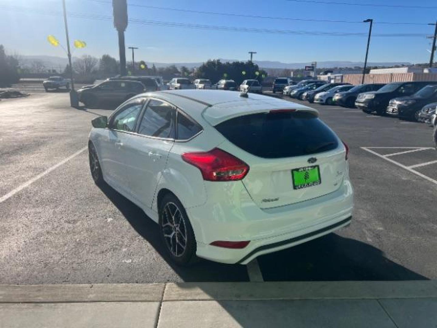 2016 Oxford White /Charcoal Black Ford Focus SE (1FADP3K29GL) with an 2L I-4 gasoline direct injection engine, Automatic transmission, located at 1865 East Red Hills Pkwy, St. George, 84770, (435) 628-0023, 37.120850, -113.543640 - We specialize in helping ALL people get the best financing available. No matter your credit score, good, bad or none we can get you an amazing rate. Had a bankruptcy, divorce, or repossessions? We give you the green light to get your credit back on the road. Low down and affordable payments that fit - Photo#4