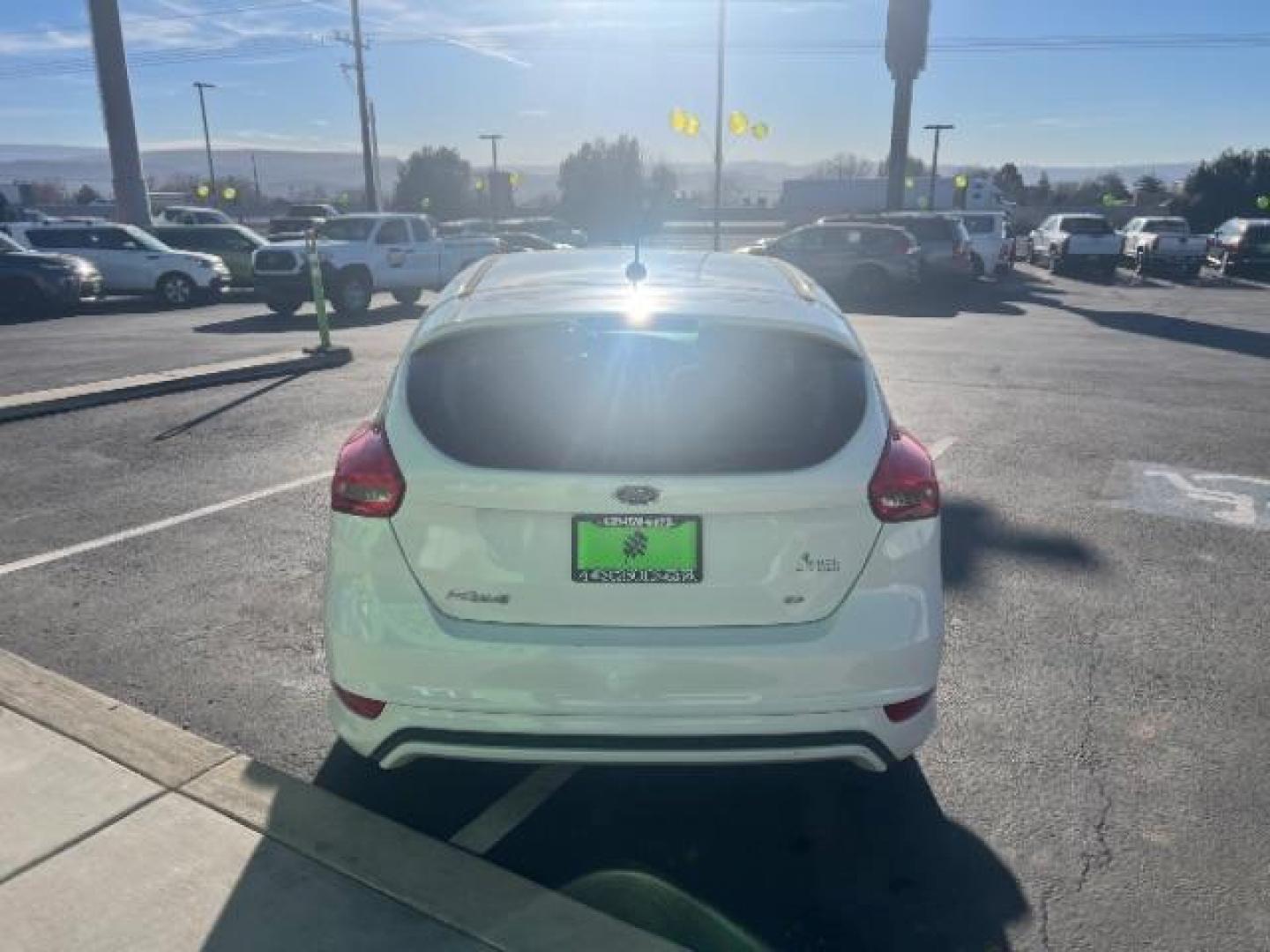 2016 Oxford White /Charcoal Black Ford Focus SE (1FADP3K29GL) with an 2L I-4 gasoline direct injection engine, Automatic transmission, located at 1865 East Red Hills Pkwy, St. George, 84770, (435) 628-0023, 37.120850, -113.543640 - We specialize in helping ALL people get the best financing available. No matter your credit score, good, bad or none we can get you an amazing rate. Had a bankruptcy, divorce, or repossessions? We give you the green light to get your credit back on the road. Low down and affordable payments that fit - Photo#5