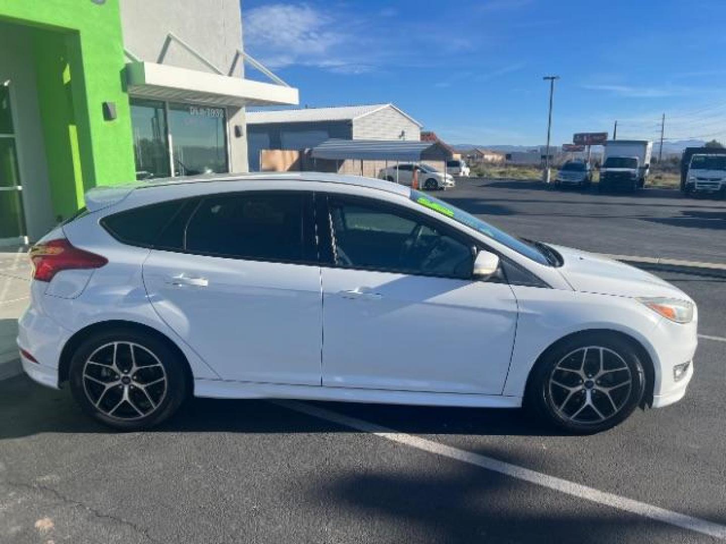 2016 Oxford White /Charcoal Black Ford Focus SE (1FADP3K29GL) with an 2L I-4 gasoline direct injection engine, Automatic transmission, located at 1865 East Red Hills Pkwy, St. George, 84770, (435) 628-0023, 37.120850, -113.543640 - We specialize in helping ALL people get the best financing available. No matter your credit score, good, bad or none we can get you an amazing rate. Had a bankruptcy, divorce, or repossessions? We give you the green light to get your credit back on the road. Low down and affordable payments that fit - Photo#7