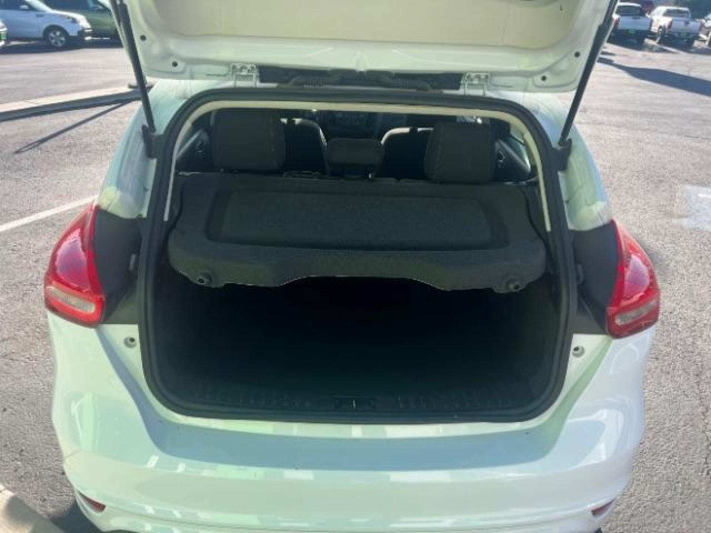 2016 Oxford White /Charcoal Black Ford Focus SE (1FADP3K29GL) with an 2L I-4 gasoline direct injection engine, Automatic transmission, located at 1865 East Red Hills Pkwy, St. George, 84770, (435) 628-0023, 37.120850, -113.543640 - We specialize in helping ALL people get the best financing available. No matter your credit score, good, bad or none we can get you an amazing rate. Had a bankruptcy, divorce, or repossessions? We give you the green light to get your credit back on the road. Low down and affordable payments that fit - Photo#23