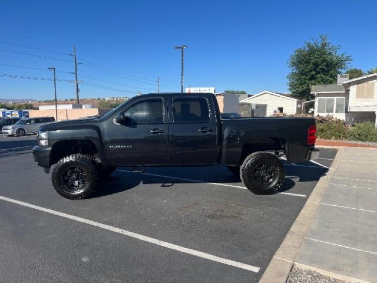 2010 Black Granite Metallic /Ebony Chevrolet Silverado 1500 LT (3GCRKSE38AG) , Automatic transmission, located at 1865 East Red Hills Pkwy, St. George, 84770, (435) 628-0023, 37.120850, -113.543640 - Photo#3