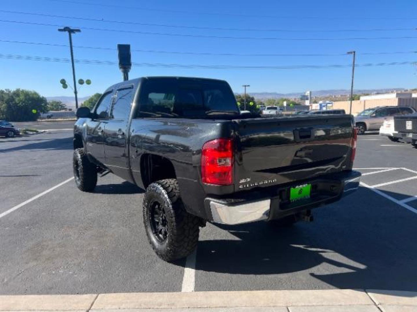 2010 Black Granite Metallic /Ebony Chevrolet Silverado 1500 LT (3GCRKSE38AG) , Automatic transmission, located at 1865 East Red Hills Pkwy, St. George, 84770, (435) 628-0023, 37.120850, -113.543640 - Photo#4