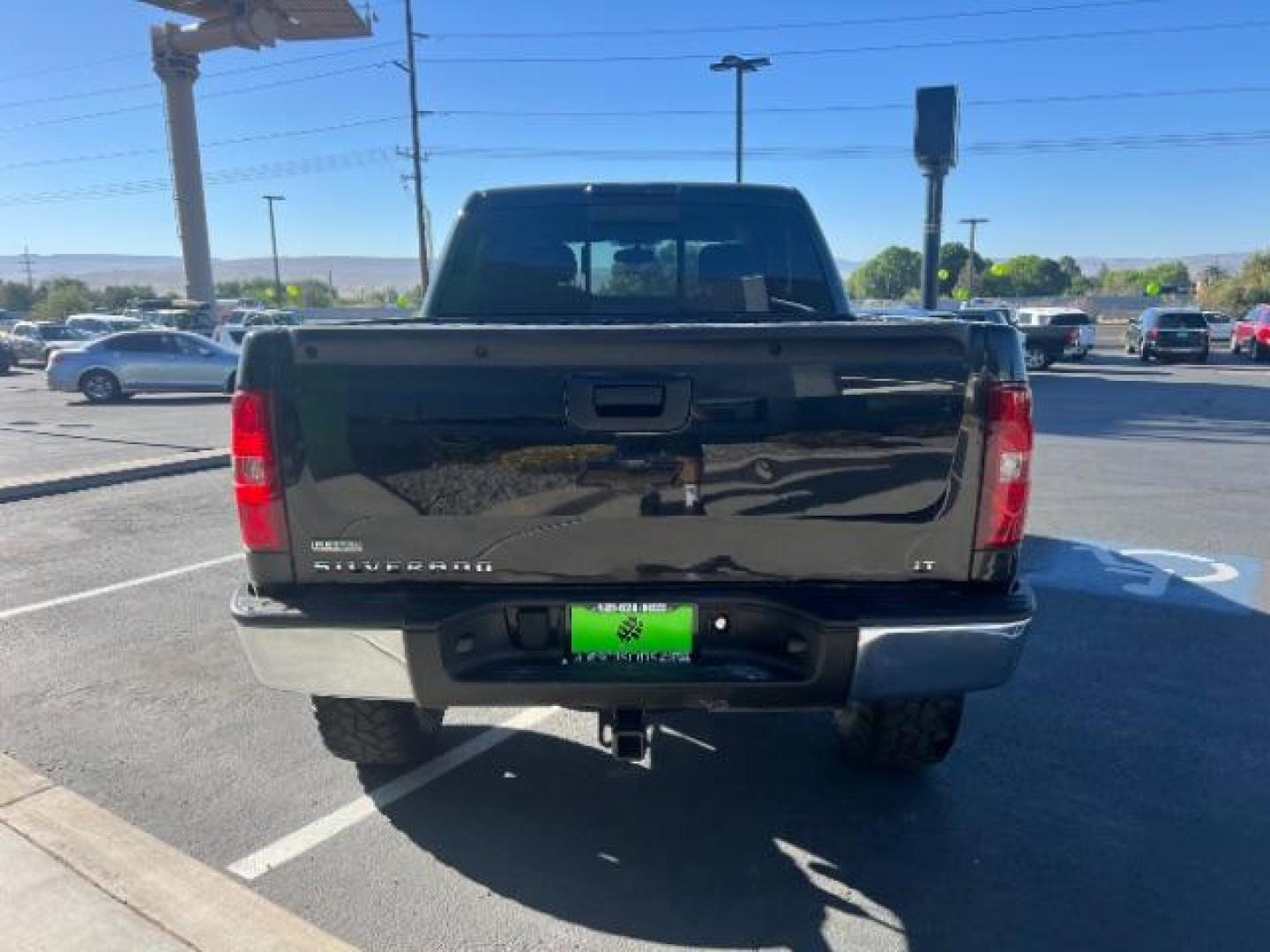 2010 Black Granite Metallic /Ebony Chevrolet Silverado 1500 LT (3GCRKSE38AG) , Automatic transmission, located at 1865 East Red Hills Pkwy, St. George, 84770, (435) 628-0023, 37.120850, -113.543640 - Photo#5