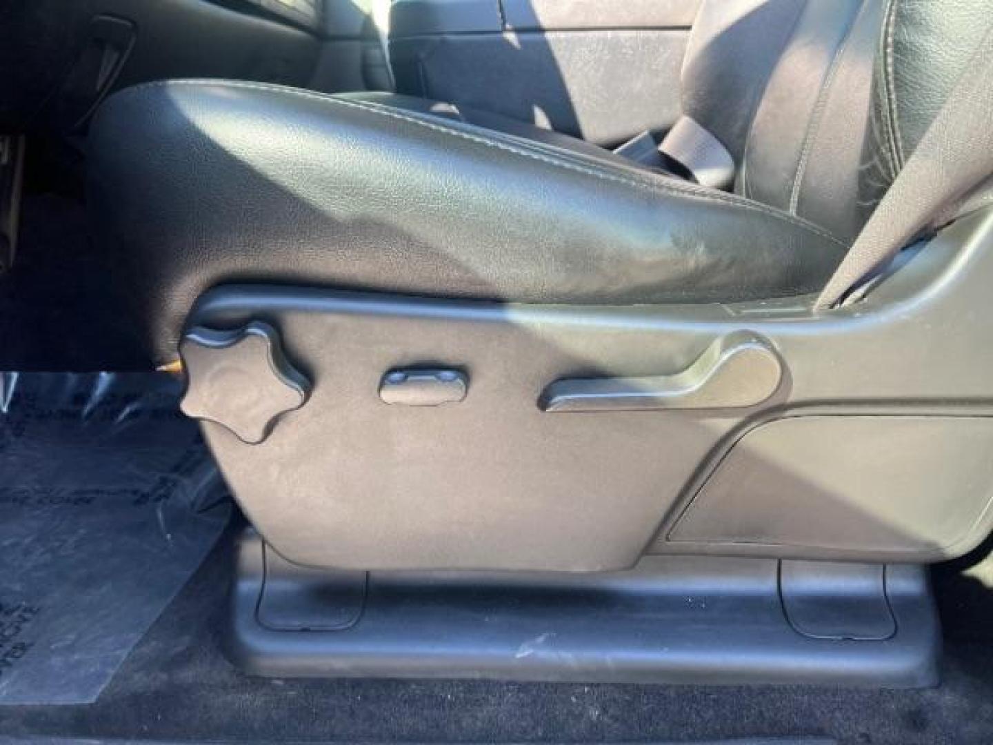 2010 Black Granite Metallic /Ebony Chevrolet Silverado 1500 LT (3GCRKSE38AG) , Automatic transmission, located at 1865 East Red Hills Pkwy, St. George, 84770, (435) 628-0023, 37.120850, -113.543640 - Photo#13