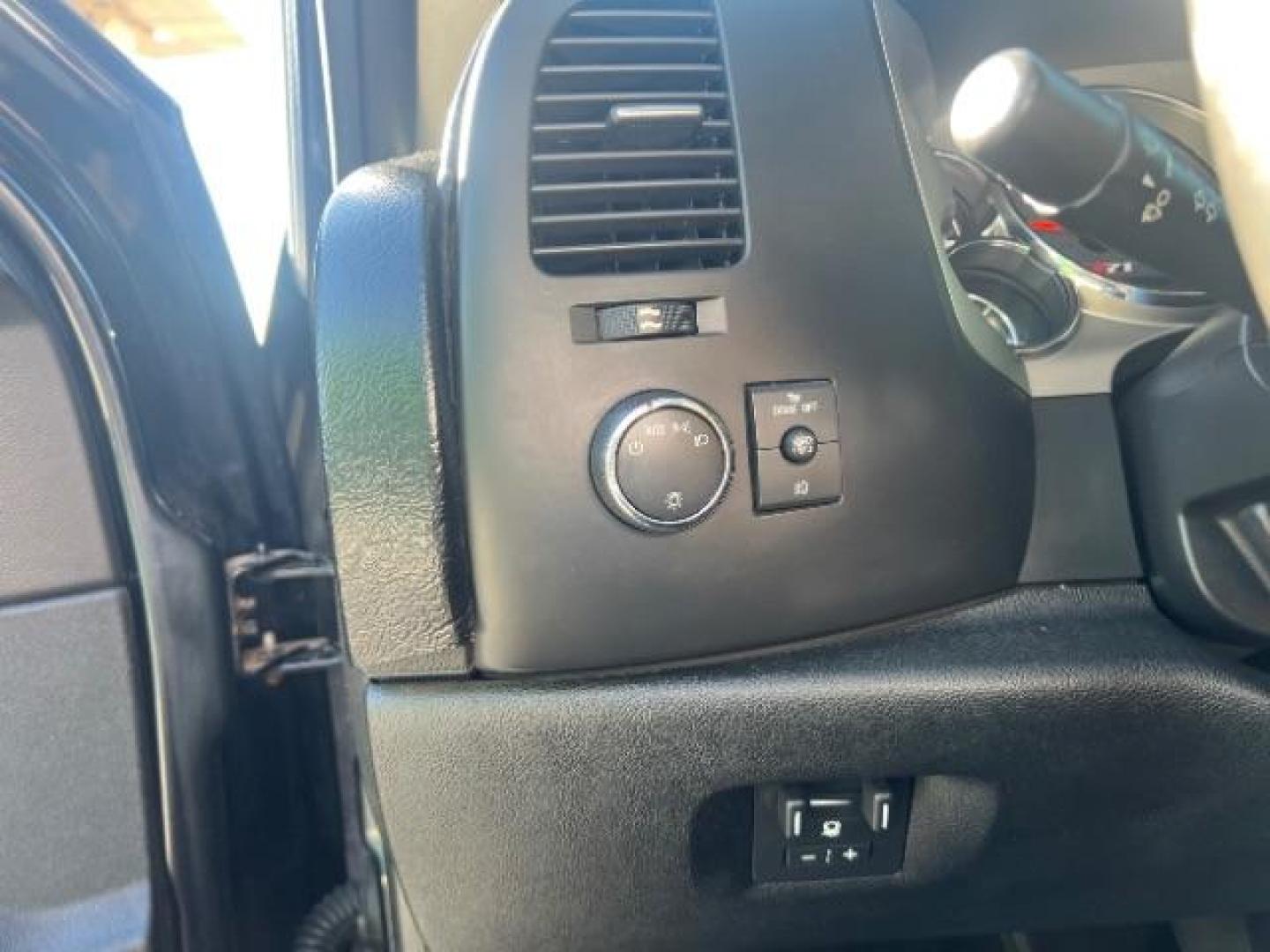 2010 Black Granite Metallic /Ebony Chevrolet Silverado 1500 LT (3GCRKSE38AG) , Automatic transmission, located at 1865 East Red Hills Pkwy, St. George, 84770, (435) 628-0023, 37.120850, -113.543640 - Photo#15