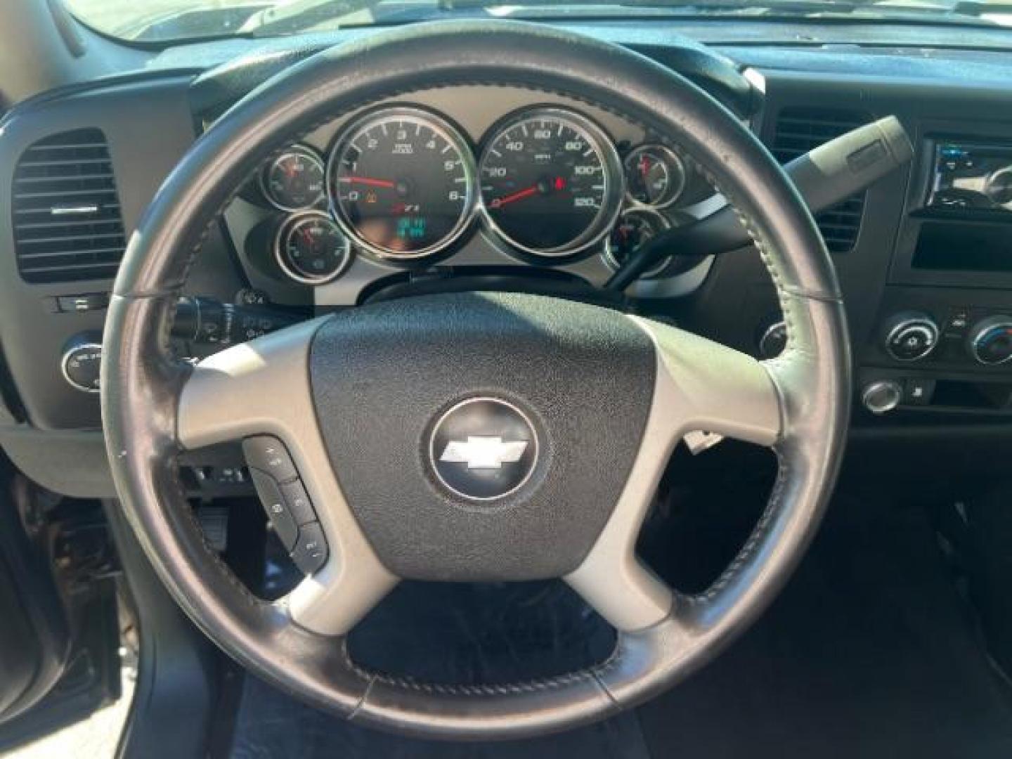 2010 Black Granite Metallic /Ebony Chevrolet Silverado 1500 LT (3GCRKSE38AG) , Automatic transmission, located at 1865 East Red Hills Pkwy, St. George, 84770, (435) 628-0023, 37.120850, -113.543640 - Photo#16